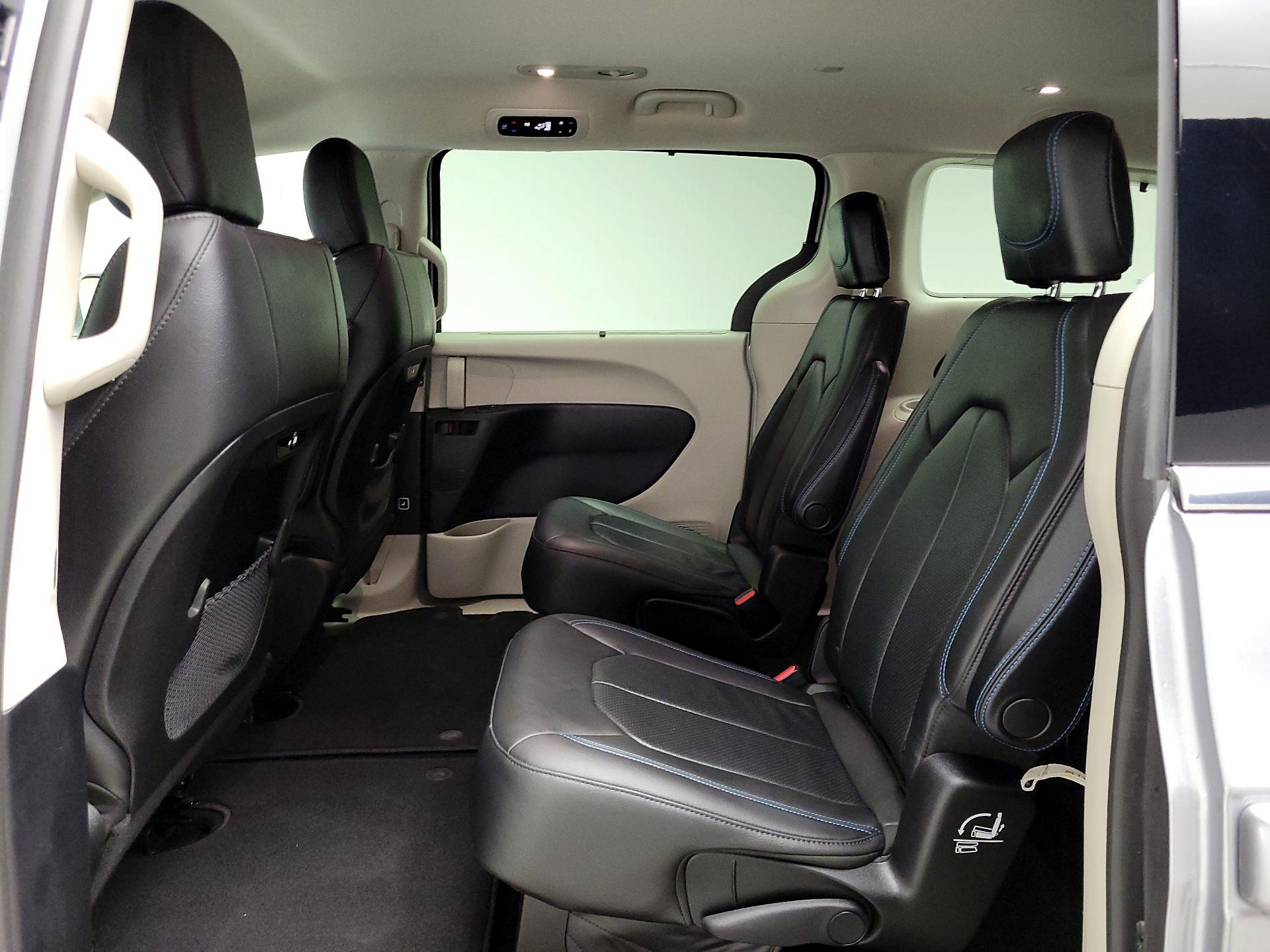 Thumbnail: 2021 Chrysler Pacifica - 20