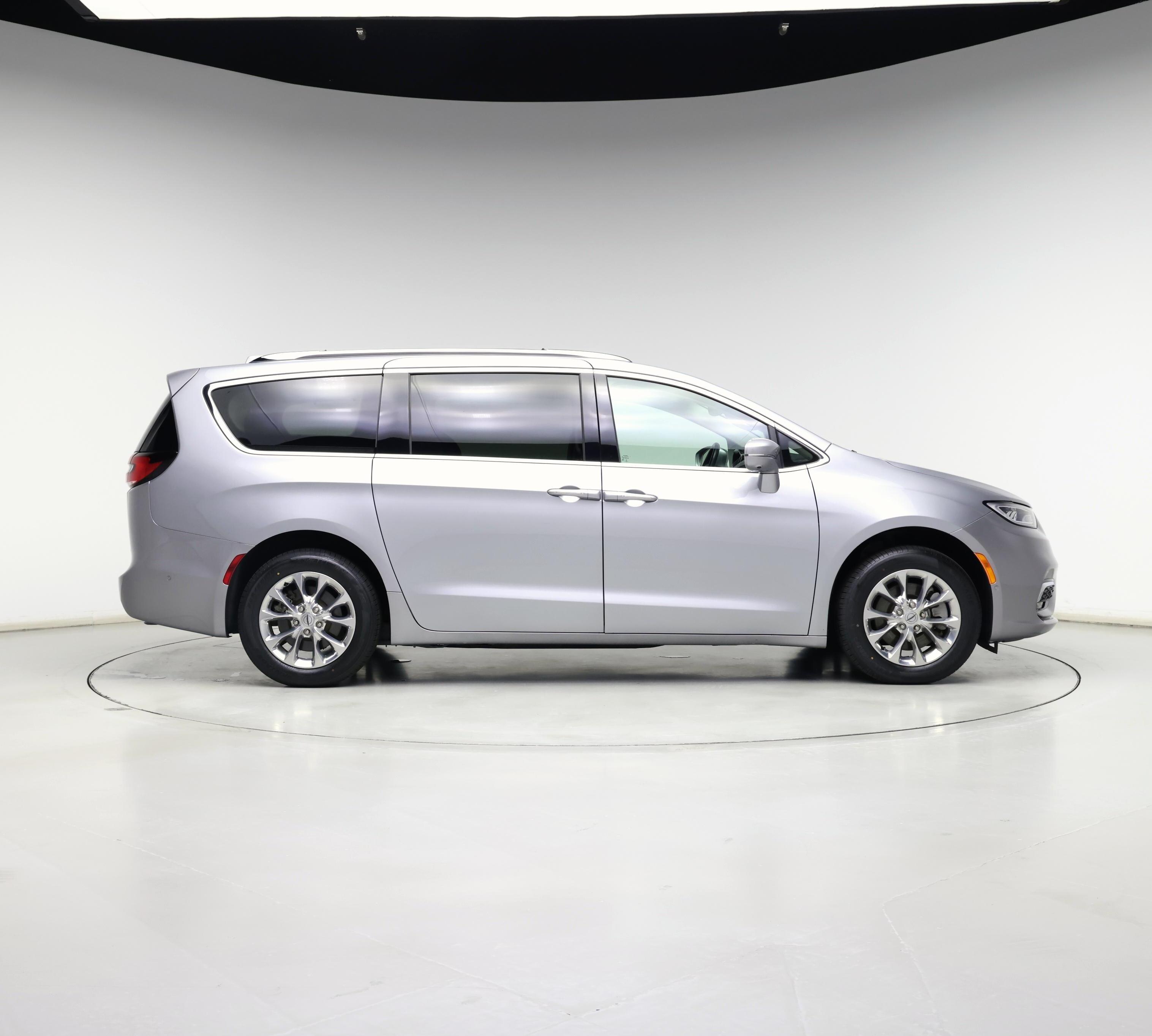 Thumbnail: 2021 Chrysler Pacifica - 7