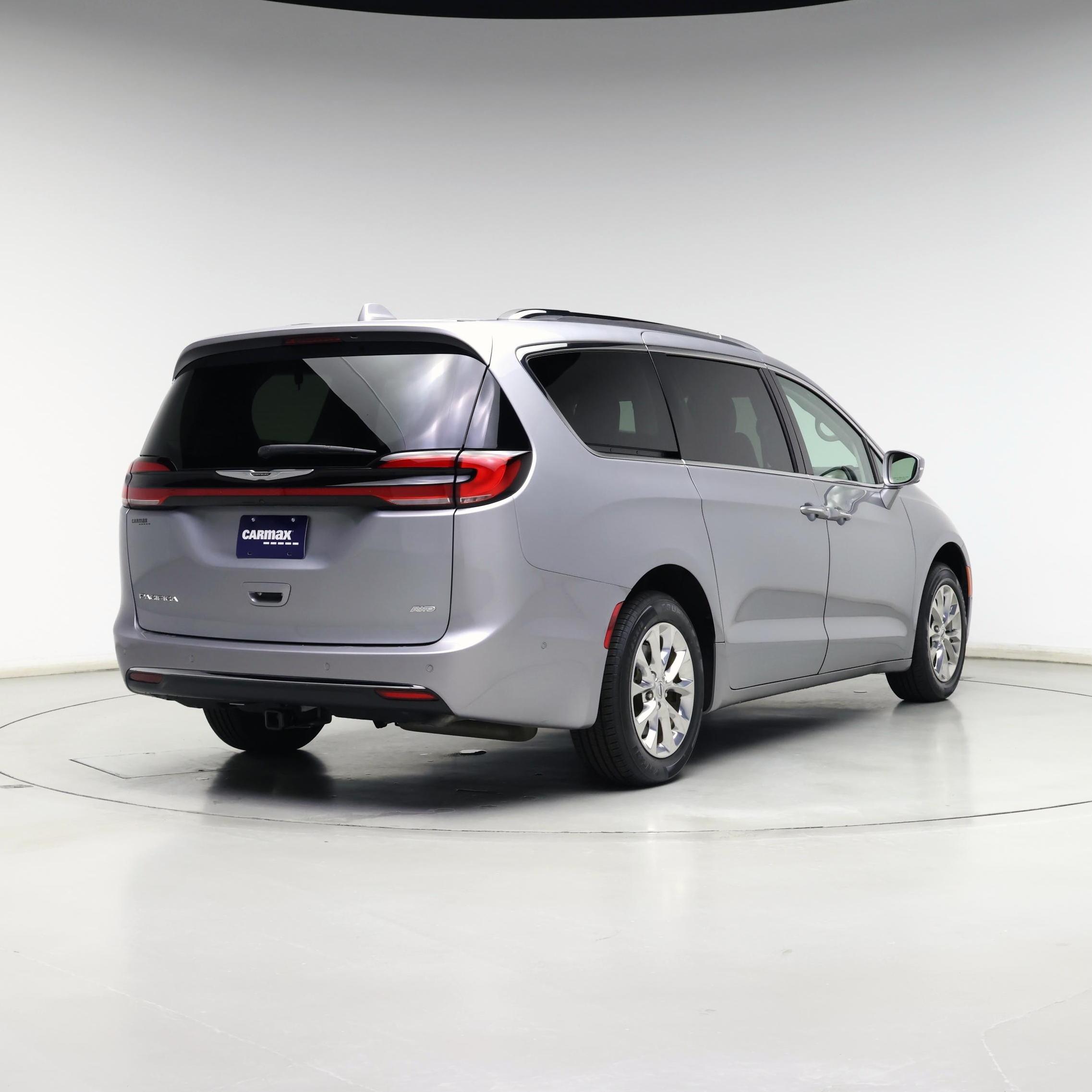Thumbnail: 2021 Chrysler Pacifica - 8