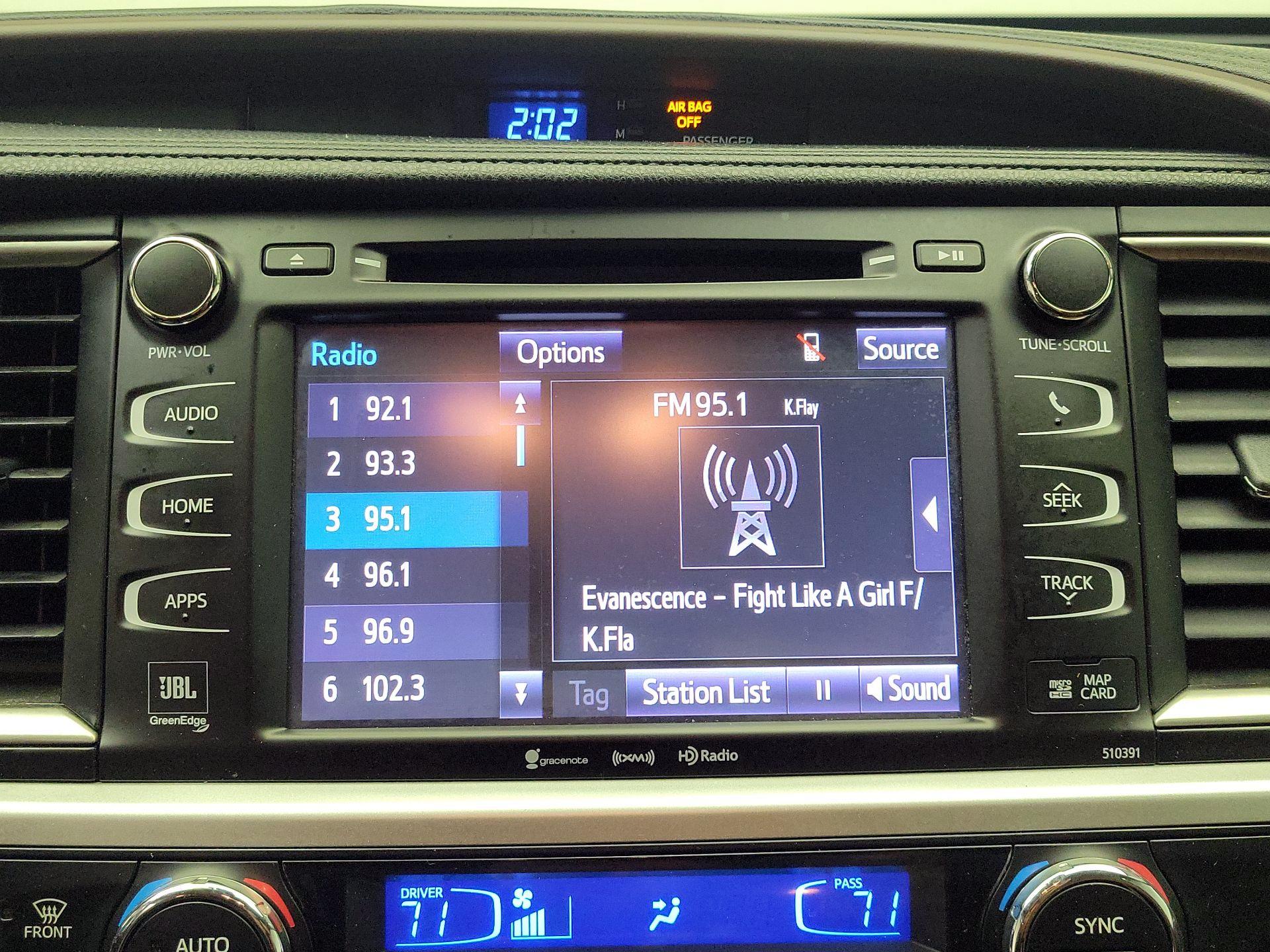 Thumbnail: 2019 Toyota Highlander - 16