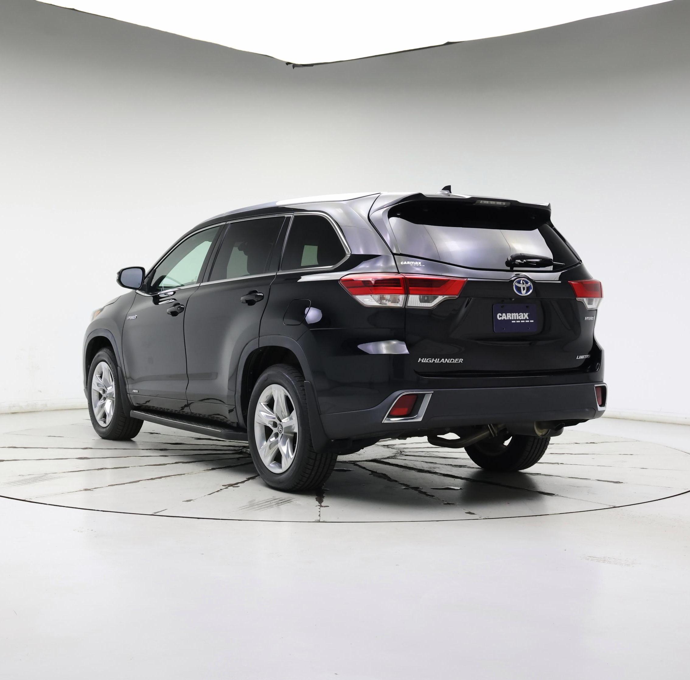 Thumbnail: 2019 Toyota Highlander - 2