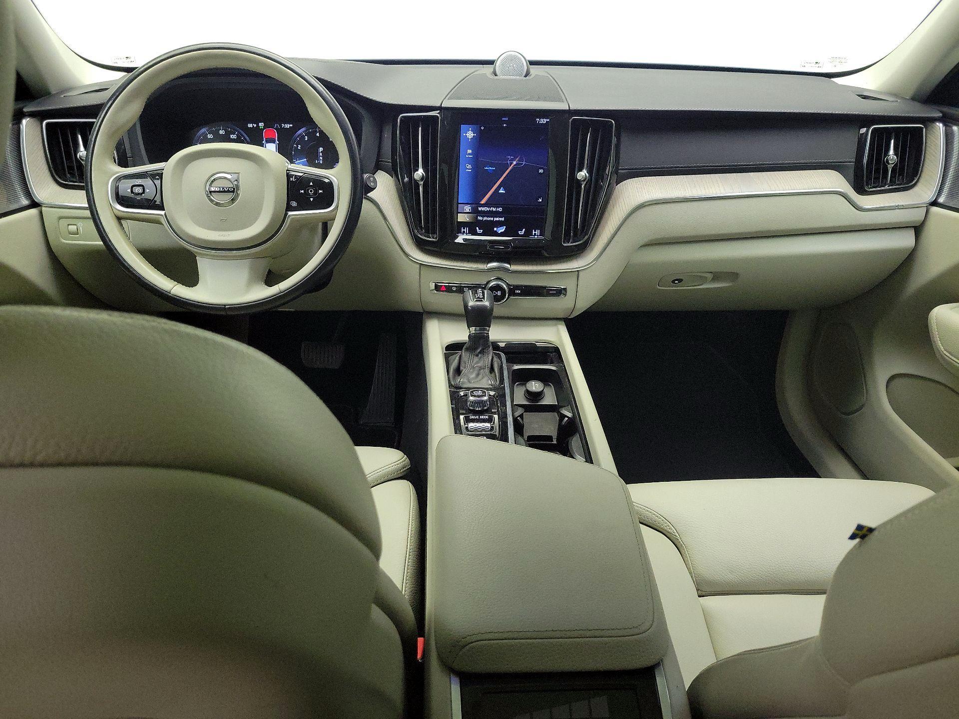 Thumbnail: 2018 Volvo XC60 - 9