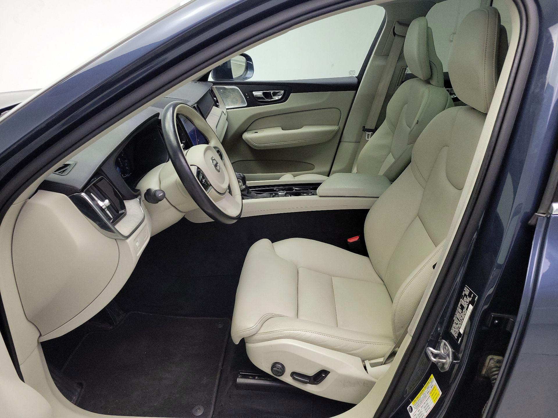 Thumbnail: 2018 Volvo XC60 - 11