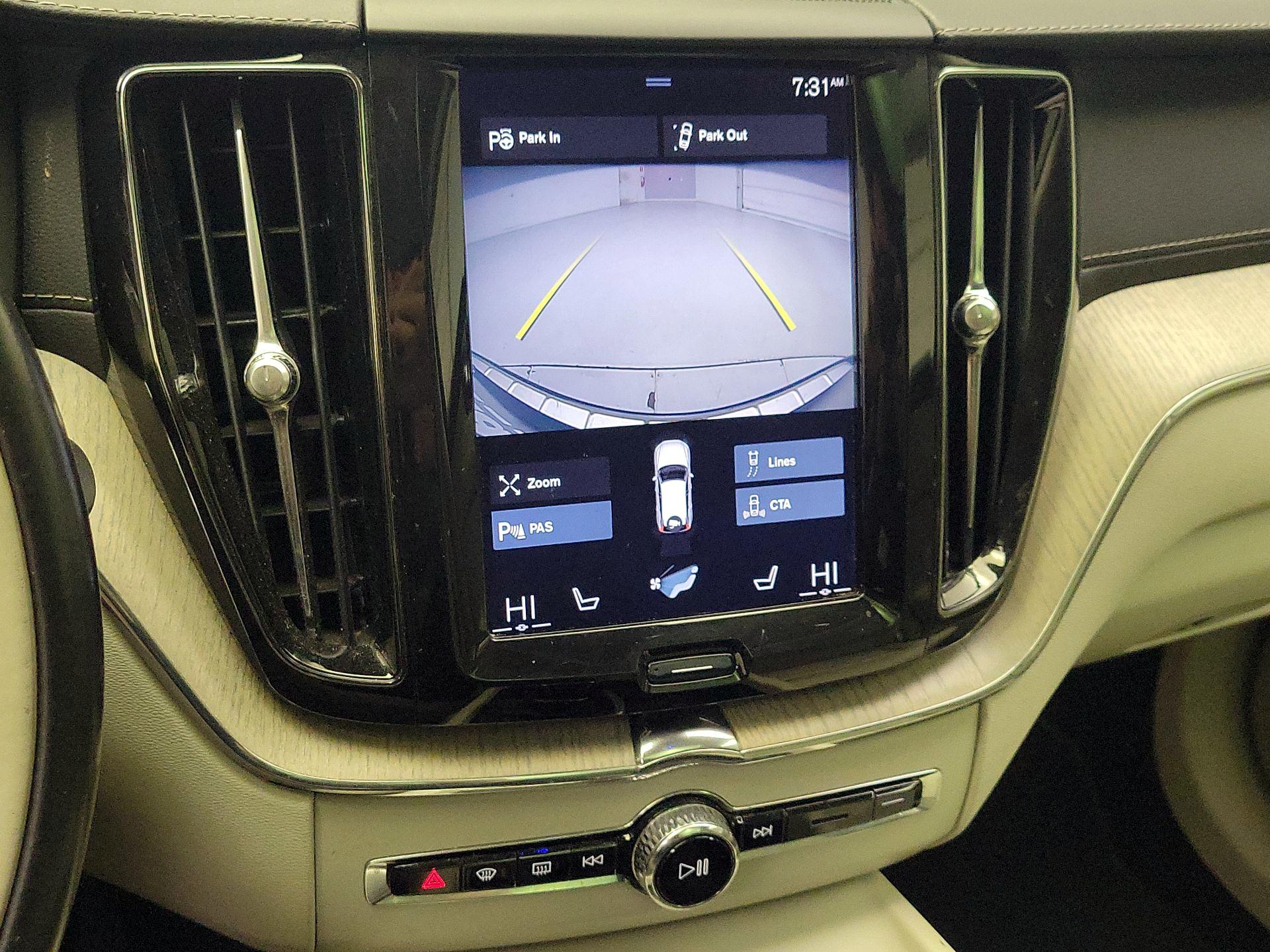 Thumbnail: 2018 Volvo XC60 - 15