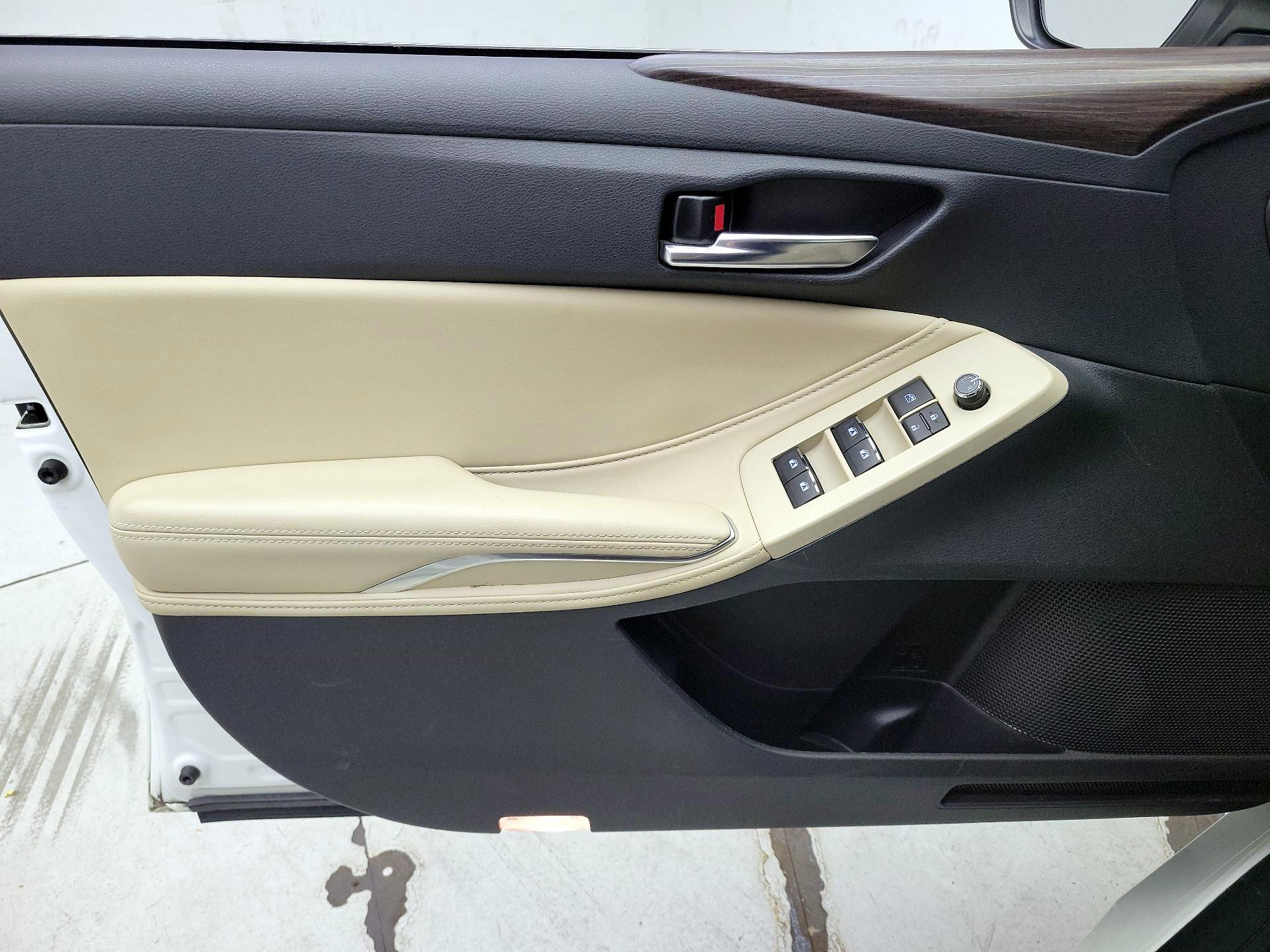 Thumbnail: 2022 Toyota Avalon - 12