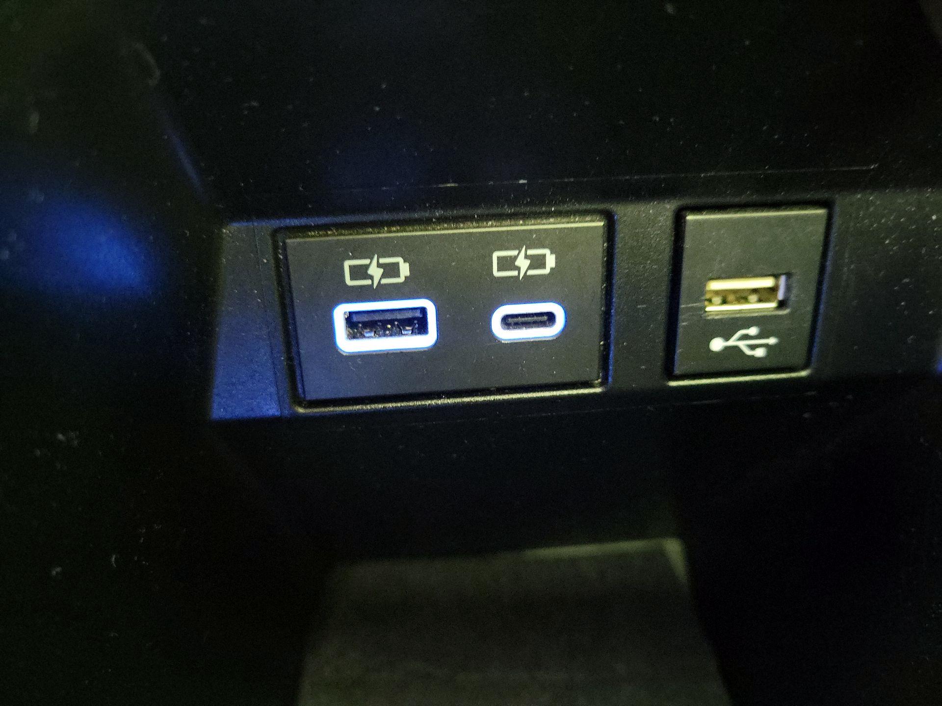 Thumbnail: 2022 Toyota Avalon - 18