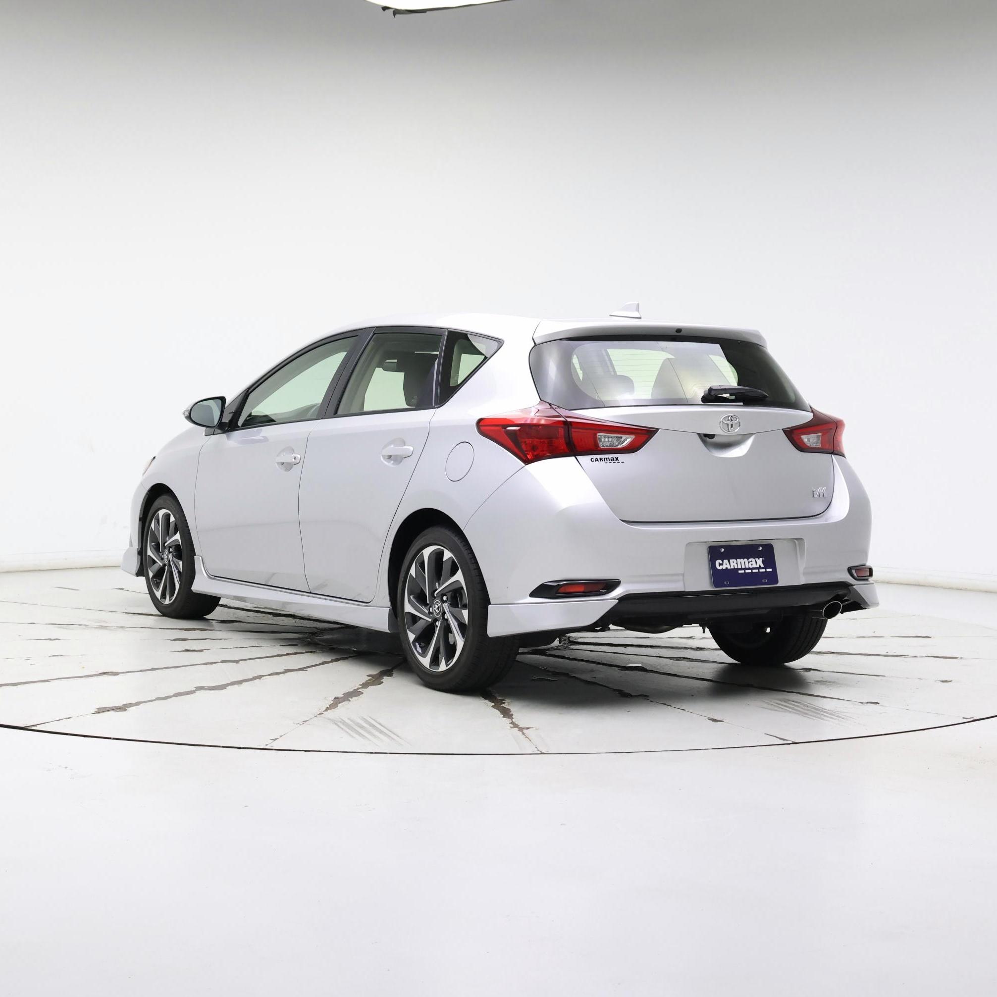Thumbnail: 2018 Toyota Corolla iM - 2