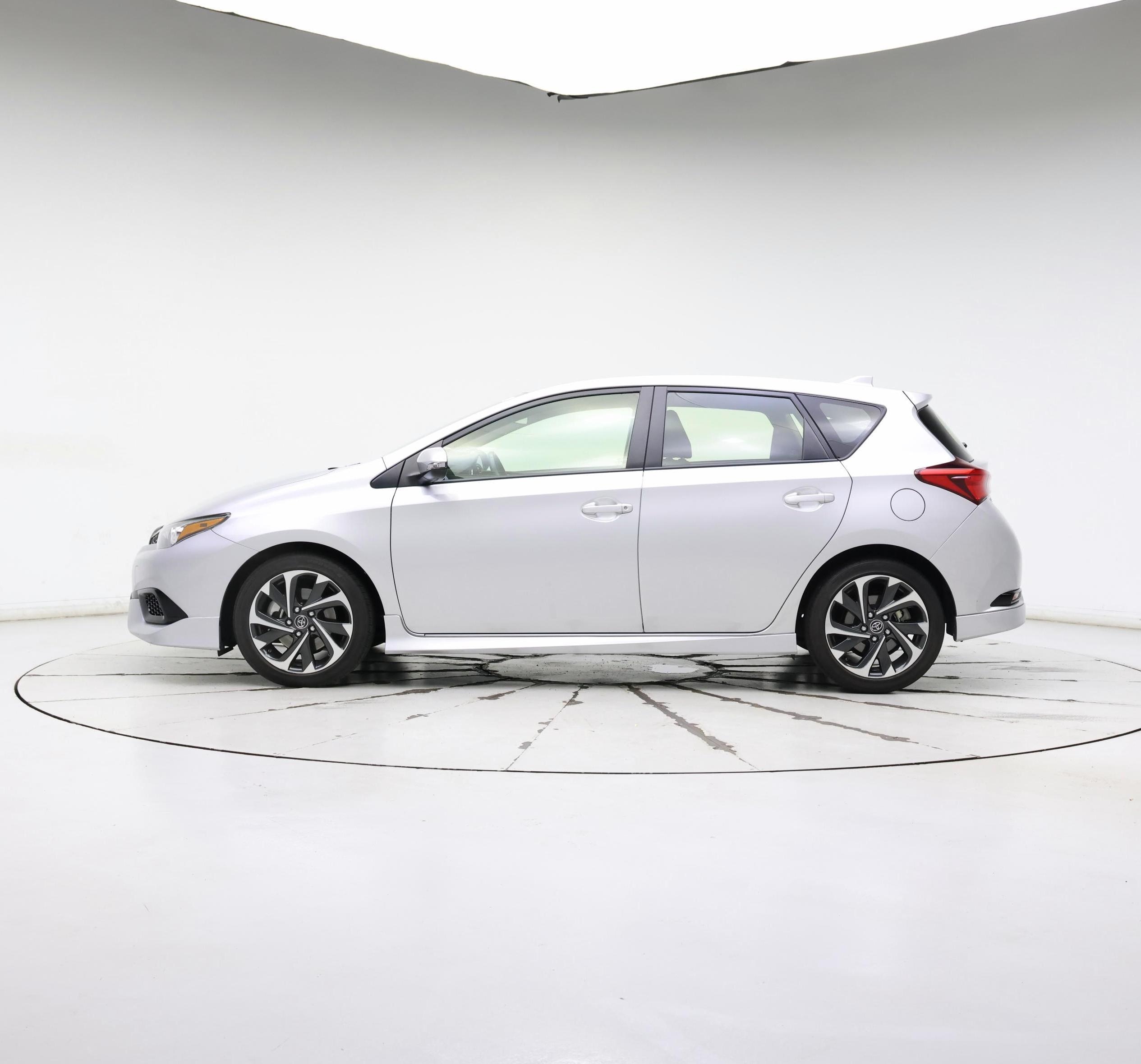 Thumbnail: 2018 Toyota Corolla iM - 3