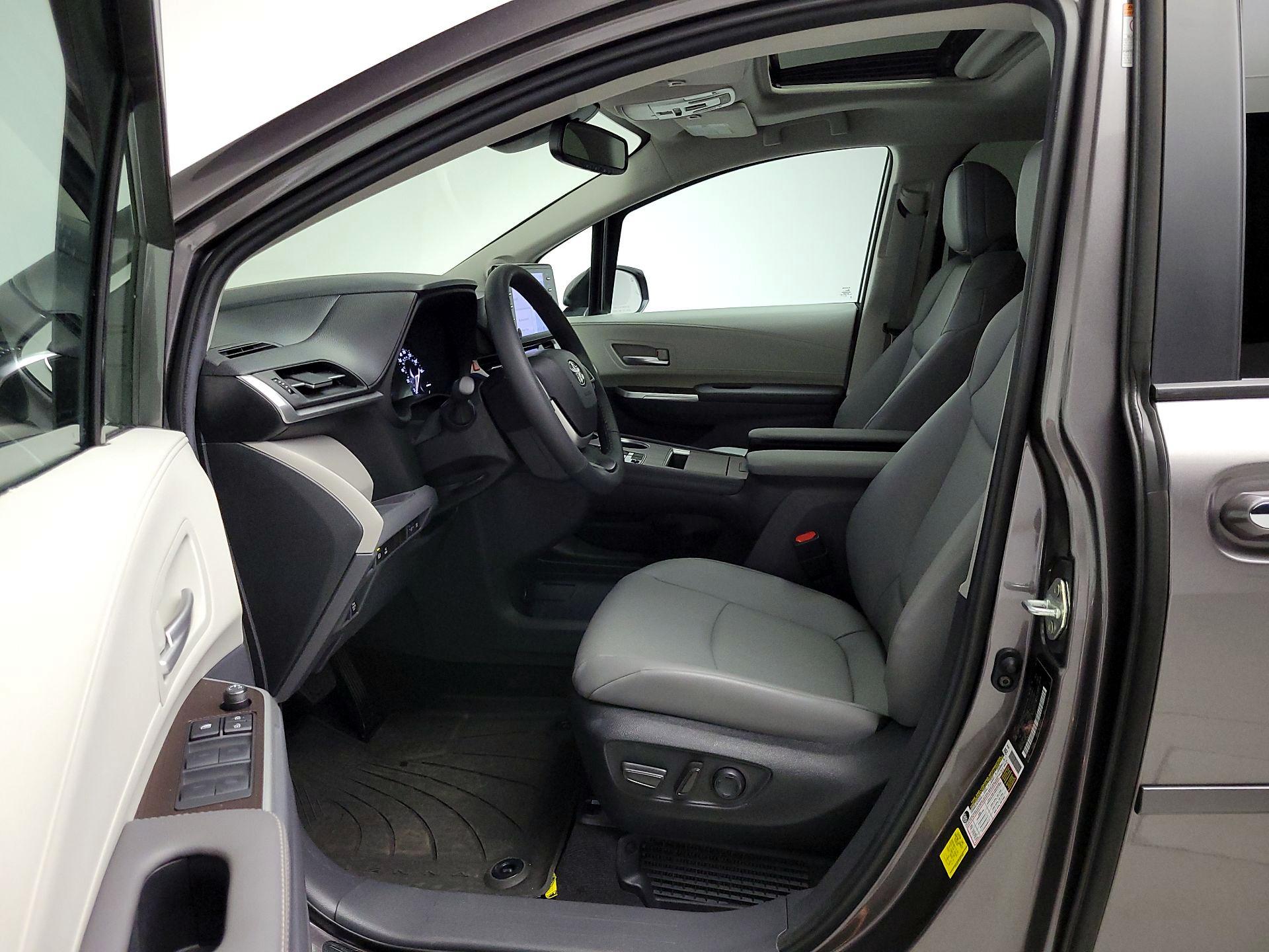 Thumbnail: 2024 Toyota Sienna - 11