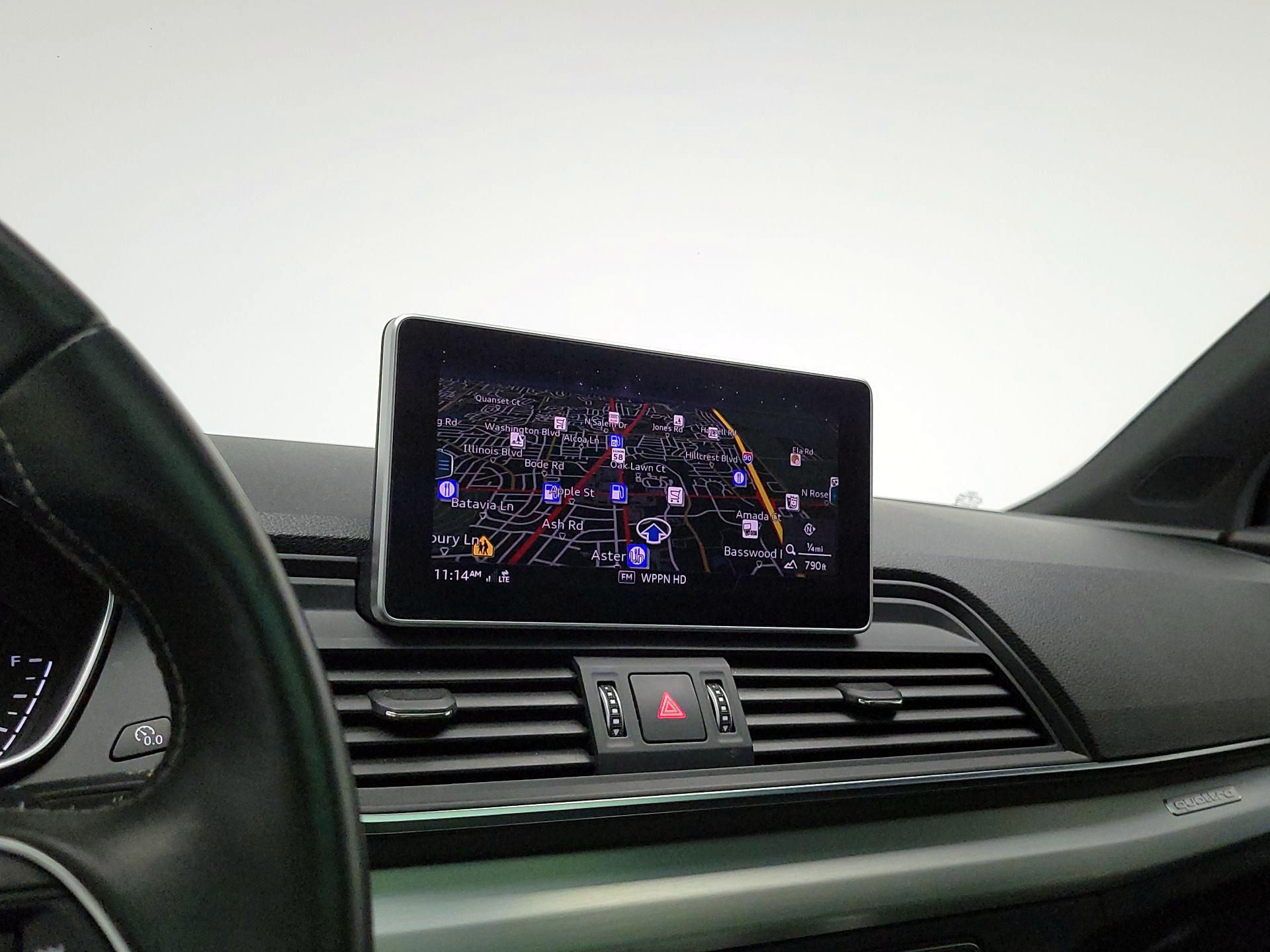 Thumbnail: 2020 Audi SQ5 - 14