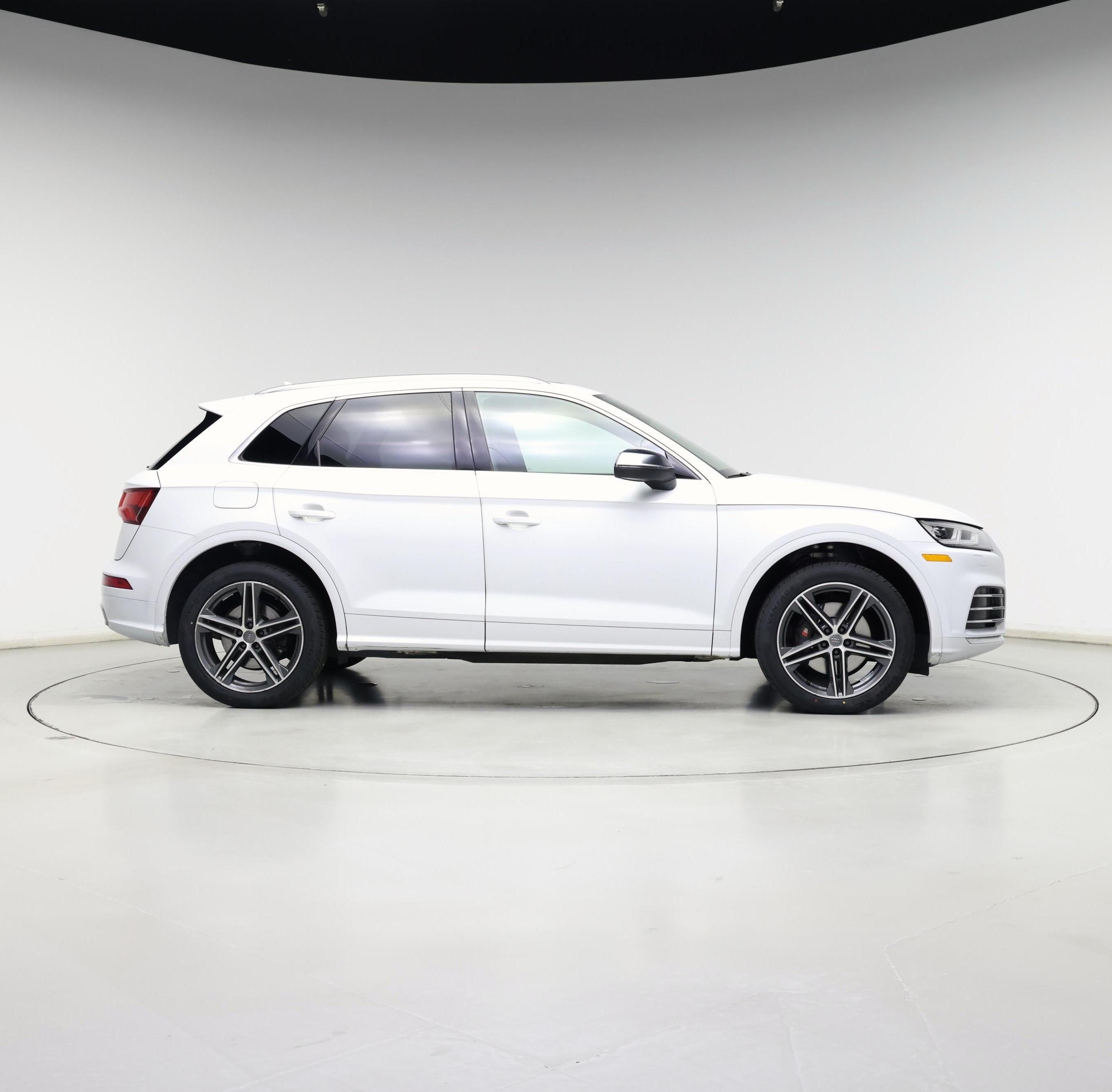 Thumbnail: 2020 Audi SQ5 - 7