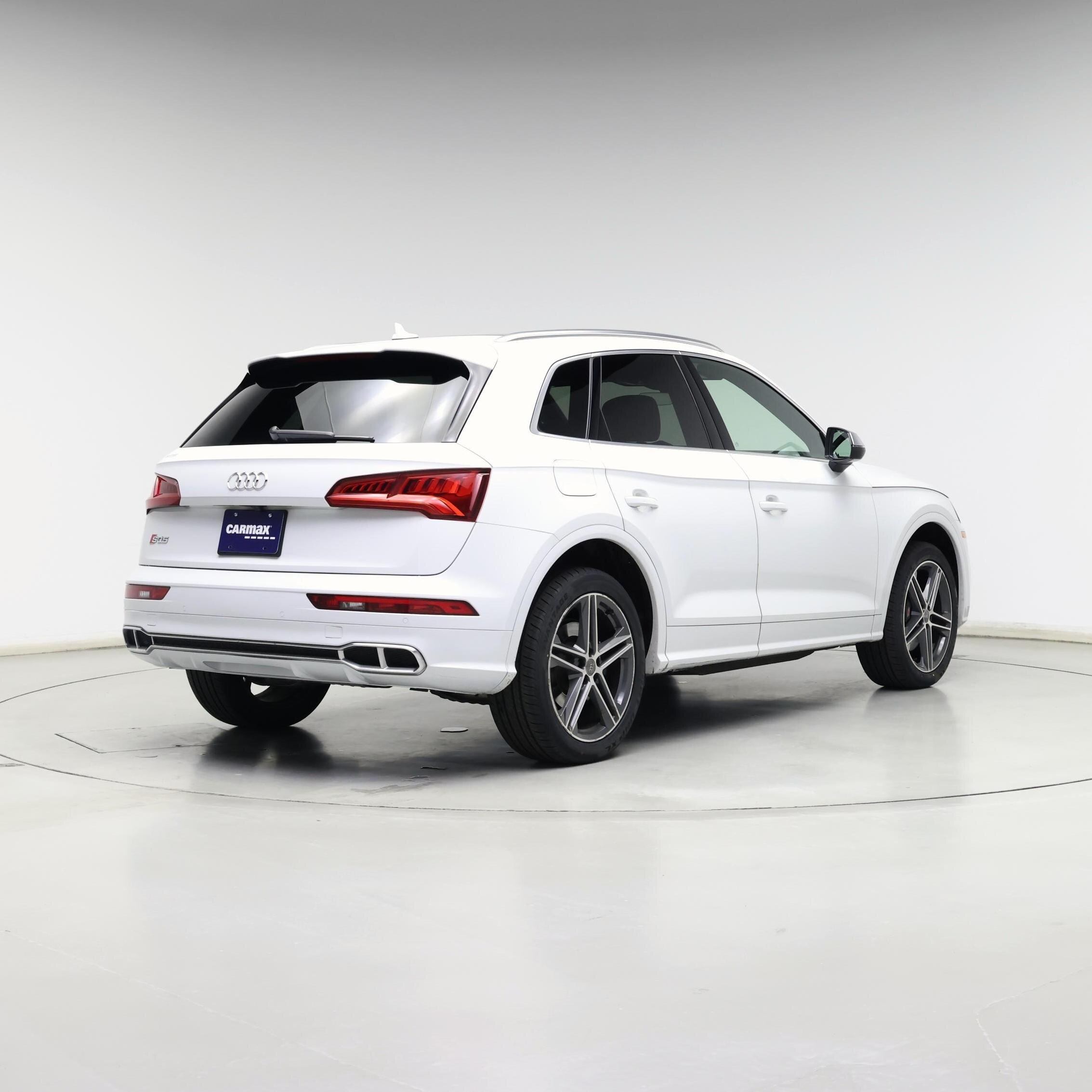 Thumbnail: 2020 Audi SQ5 - 8