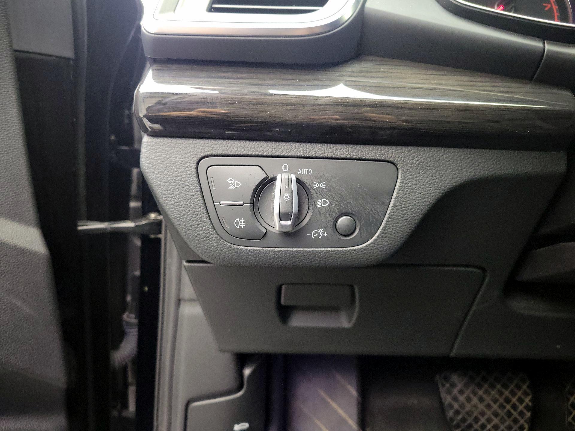 Thumbnail: 2019 Audi Q5 - 13