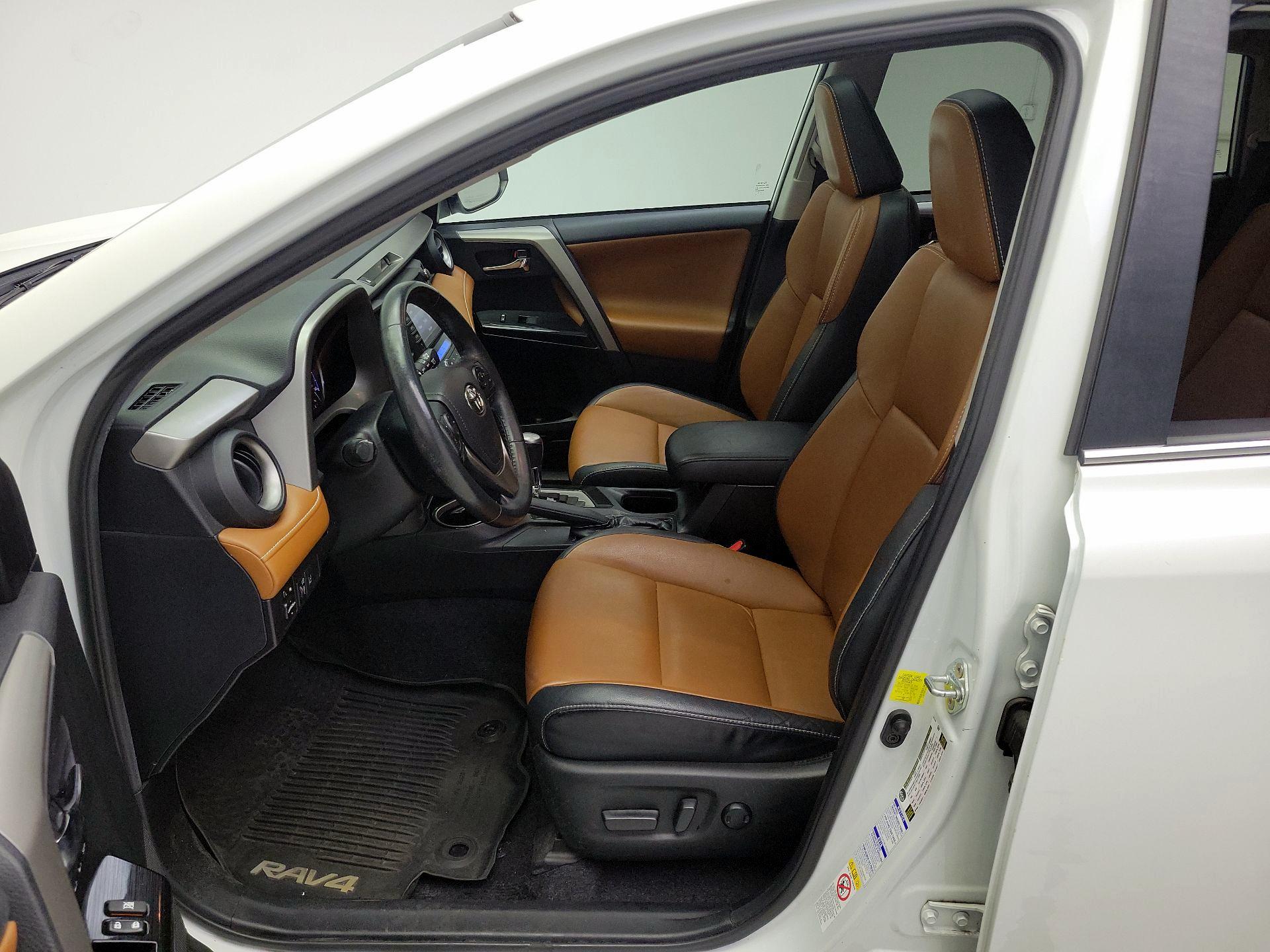 Thumbnail: 2018 Toyota RAV4 - 11