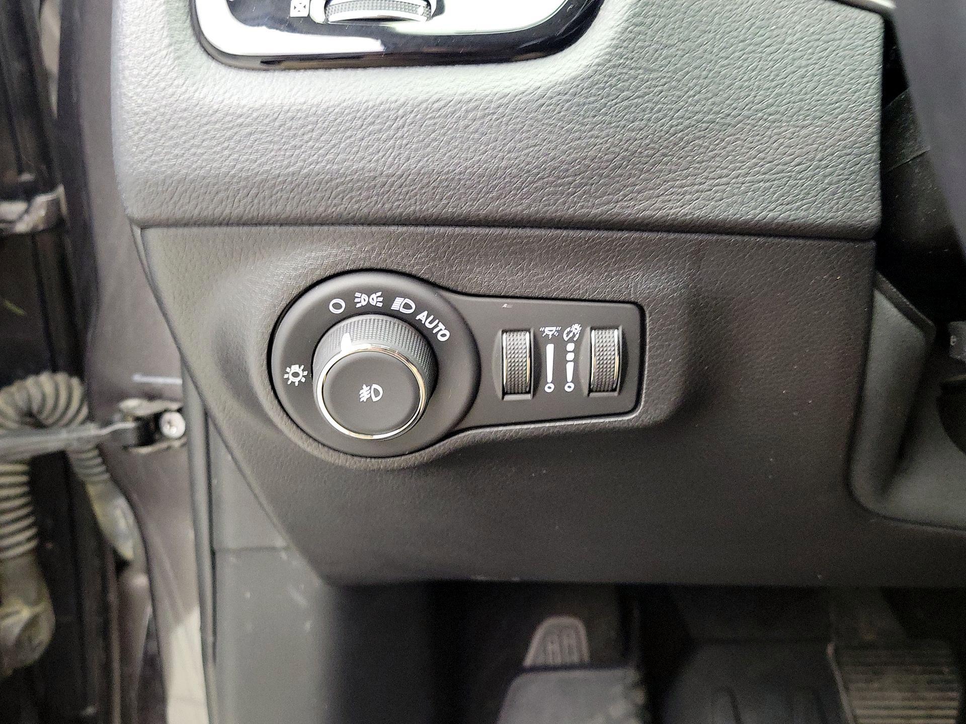 Thumbnail: 2019 Jeep Compass - 13