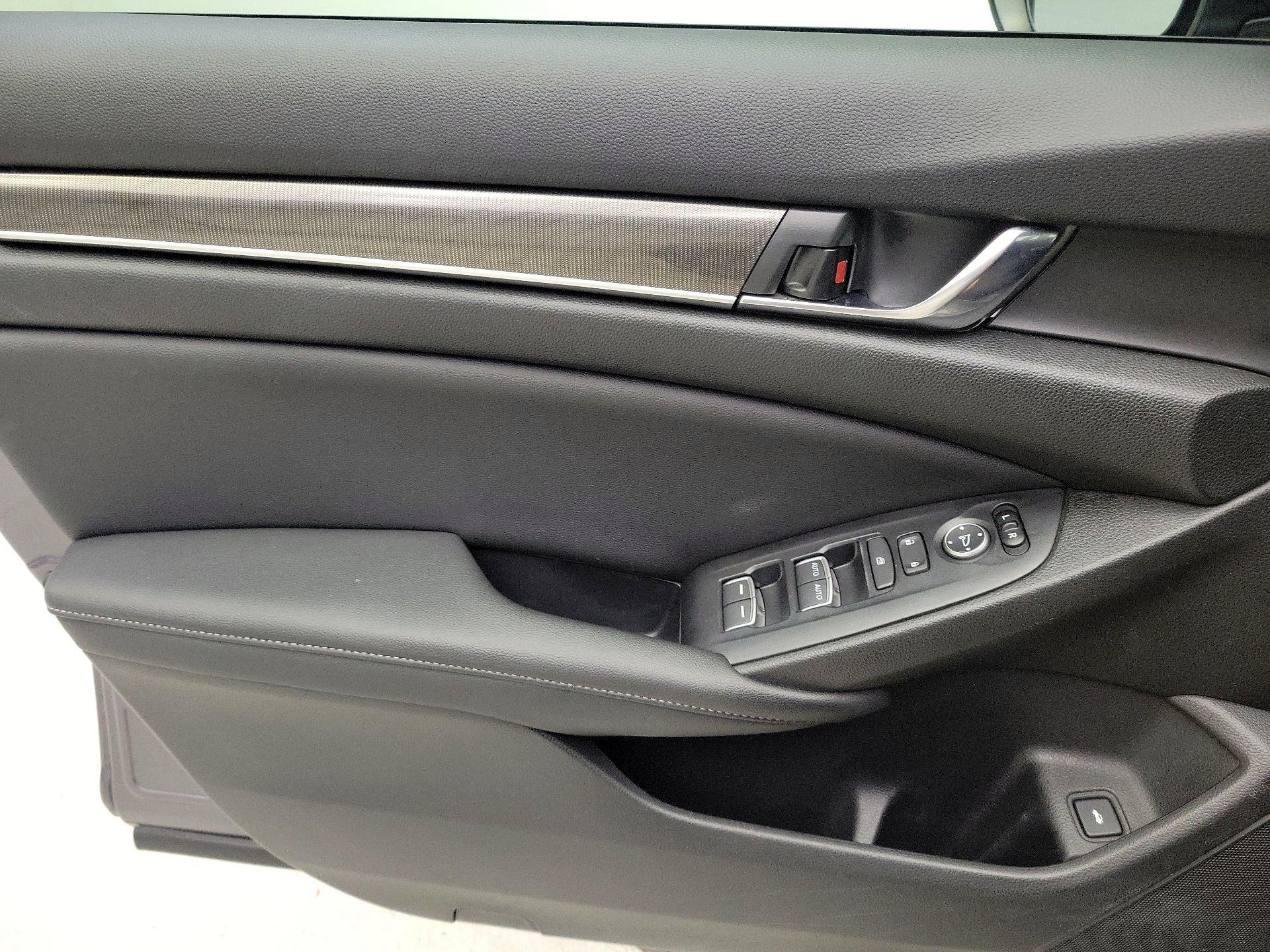 Thumbnail: 2019 Honda Accord - 12