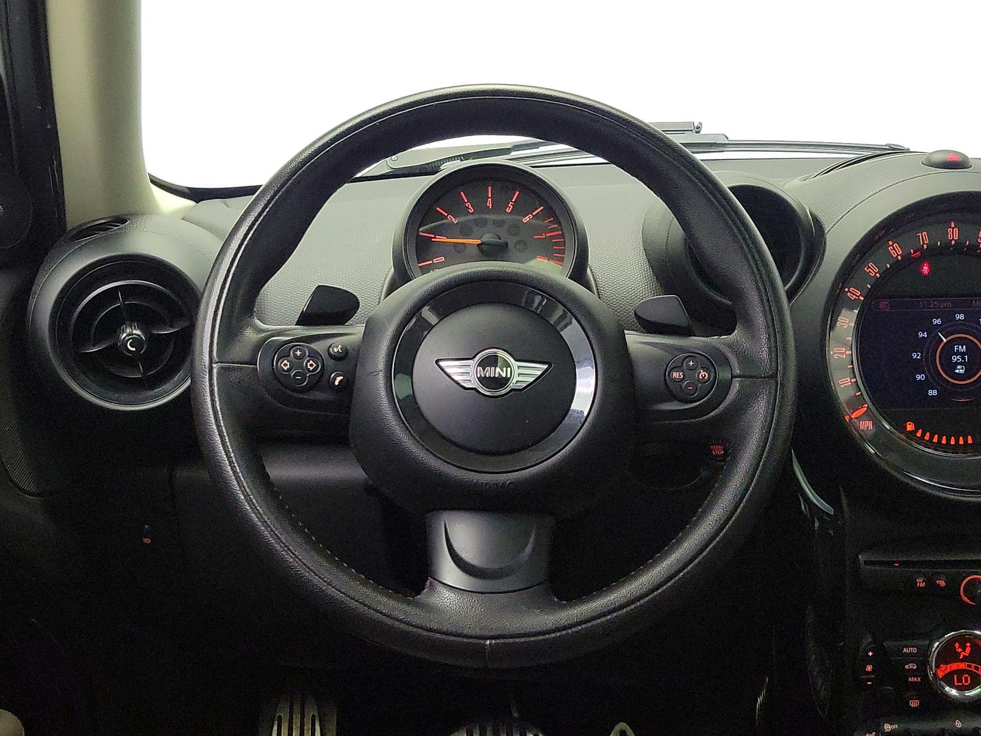 Thumbnail: 2015 MINI Cooper Countryman - 10