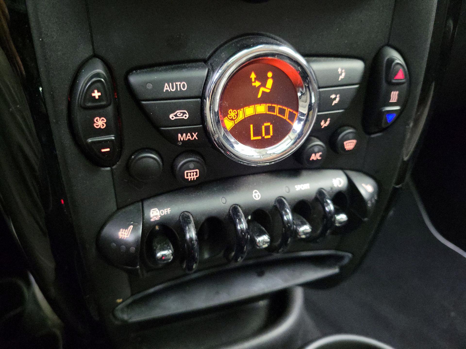 Thumbnail: 2015 MINI Cooper Countryman - 14