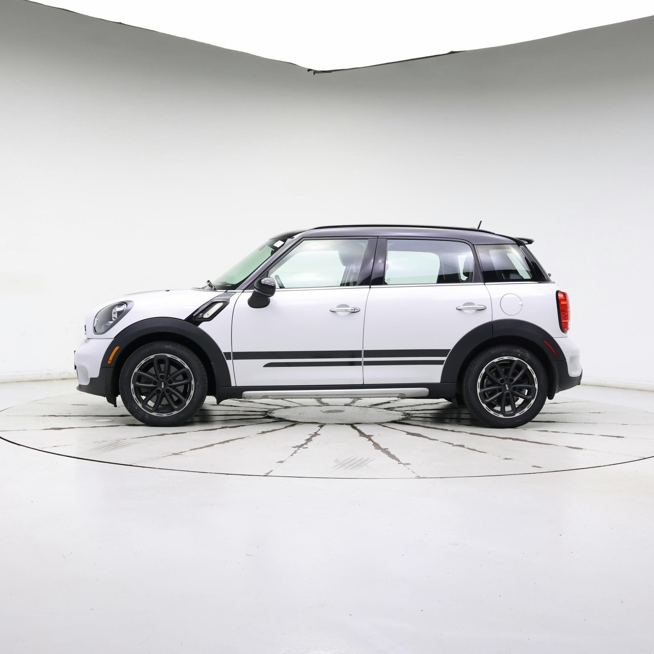 Thumbnail: 2015 MINI Cooper Countryman - 3