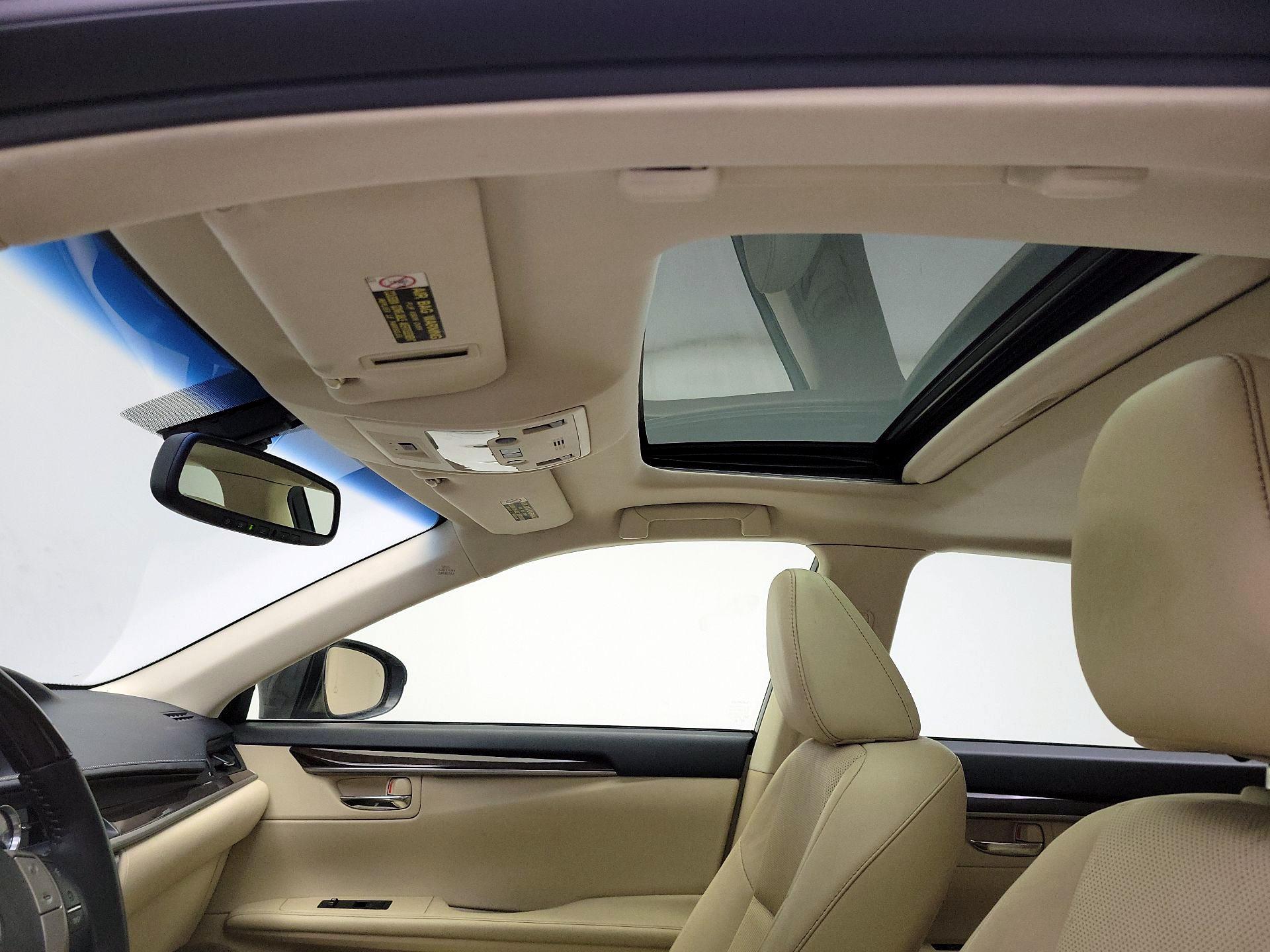 Thumbnail: 2015 Lexus ES - 20