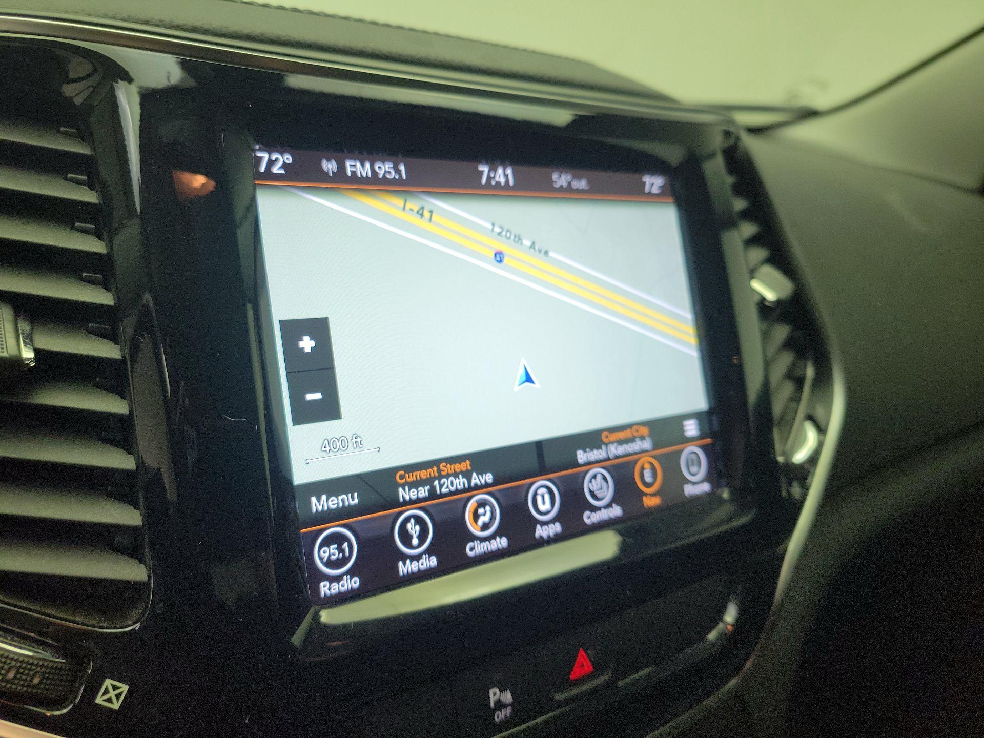 Thumbnail: 2019 Jeep Cherokee - 14