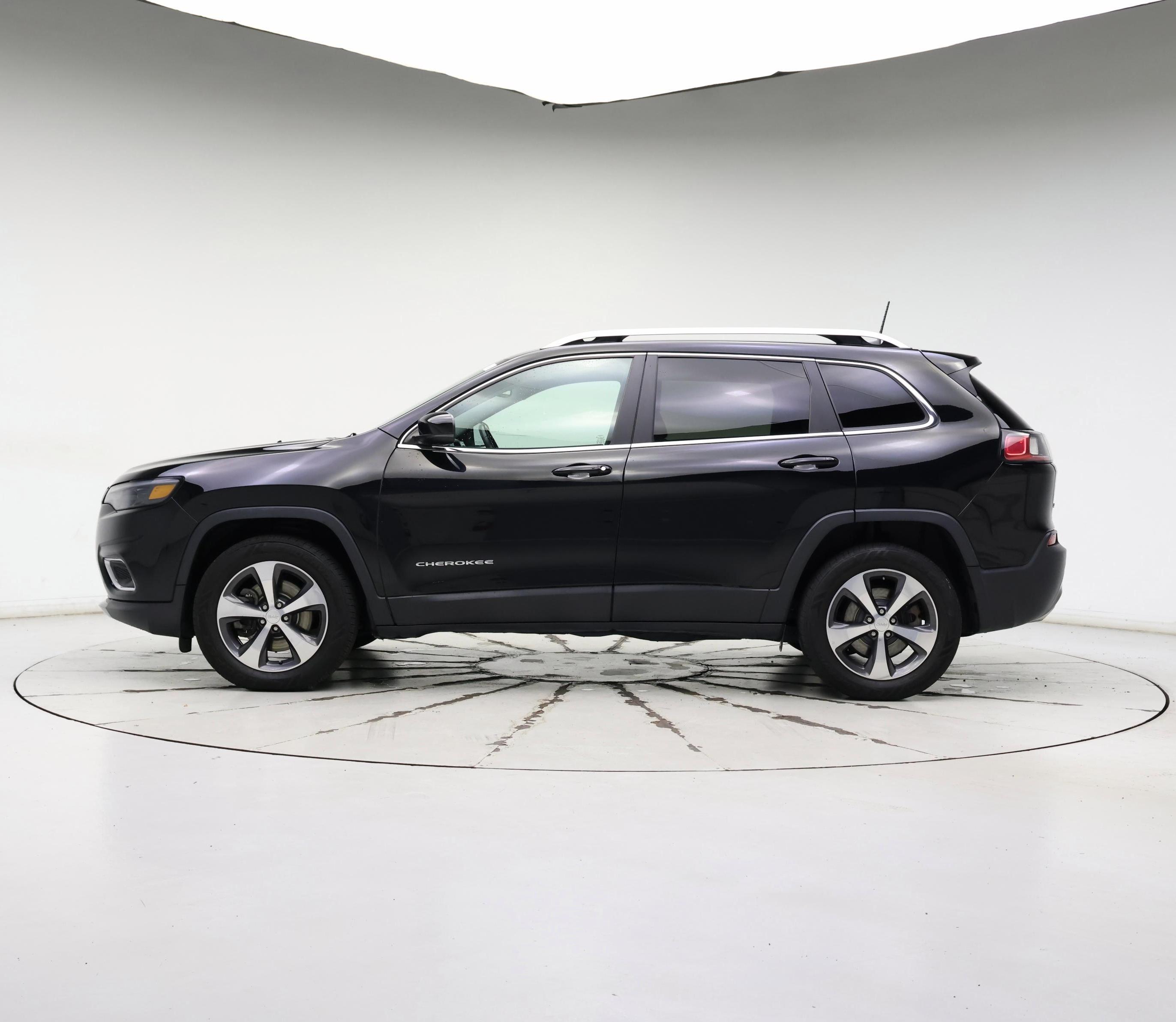 Thumbnail: 2019 Jeep Cherokee - 3