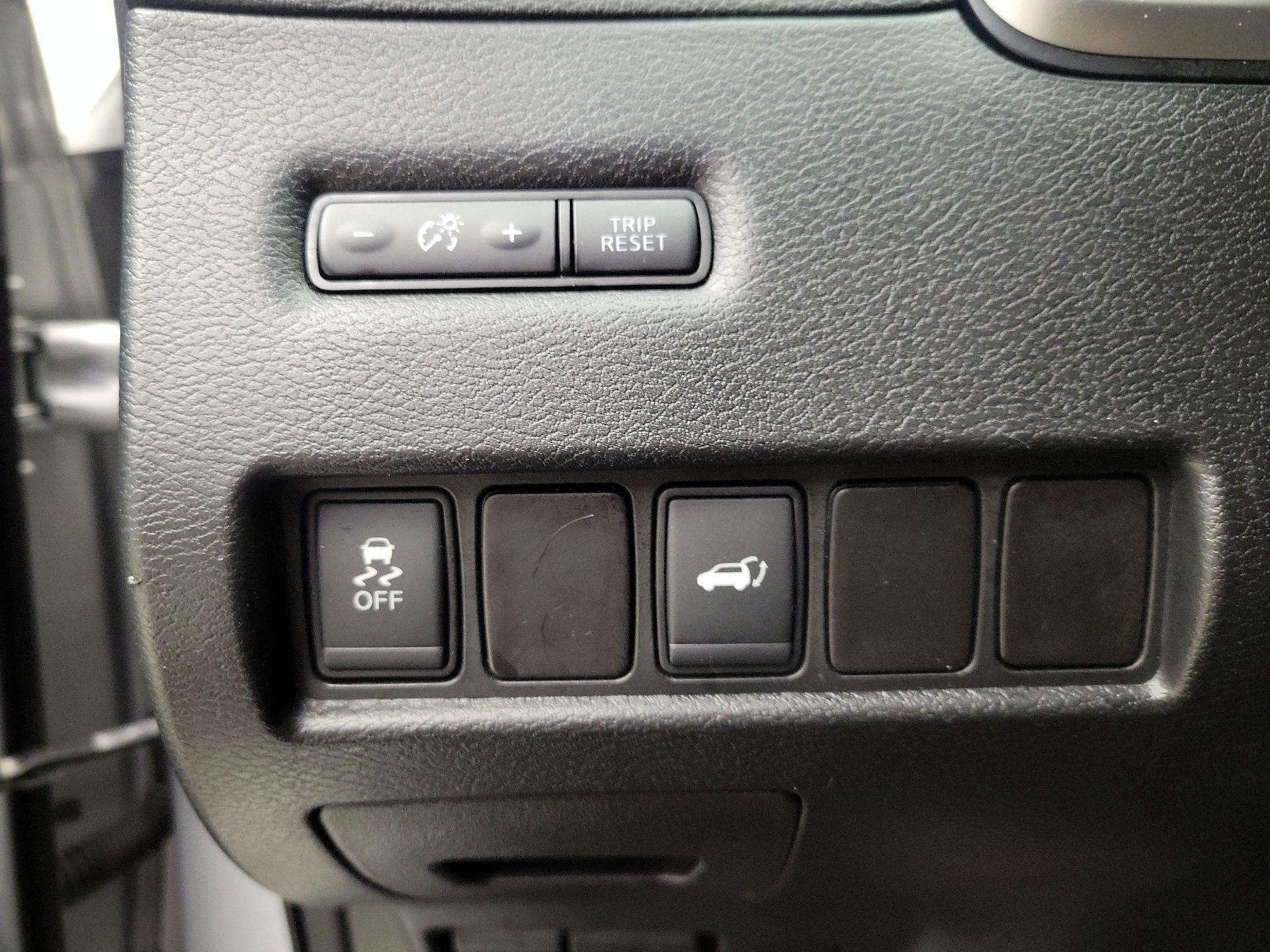 Thumbnail: 2015 Nissan Murano - 13