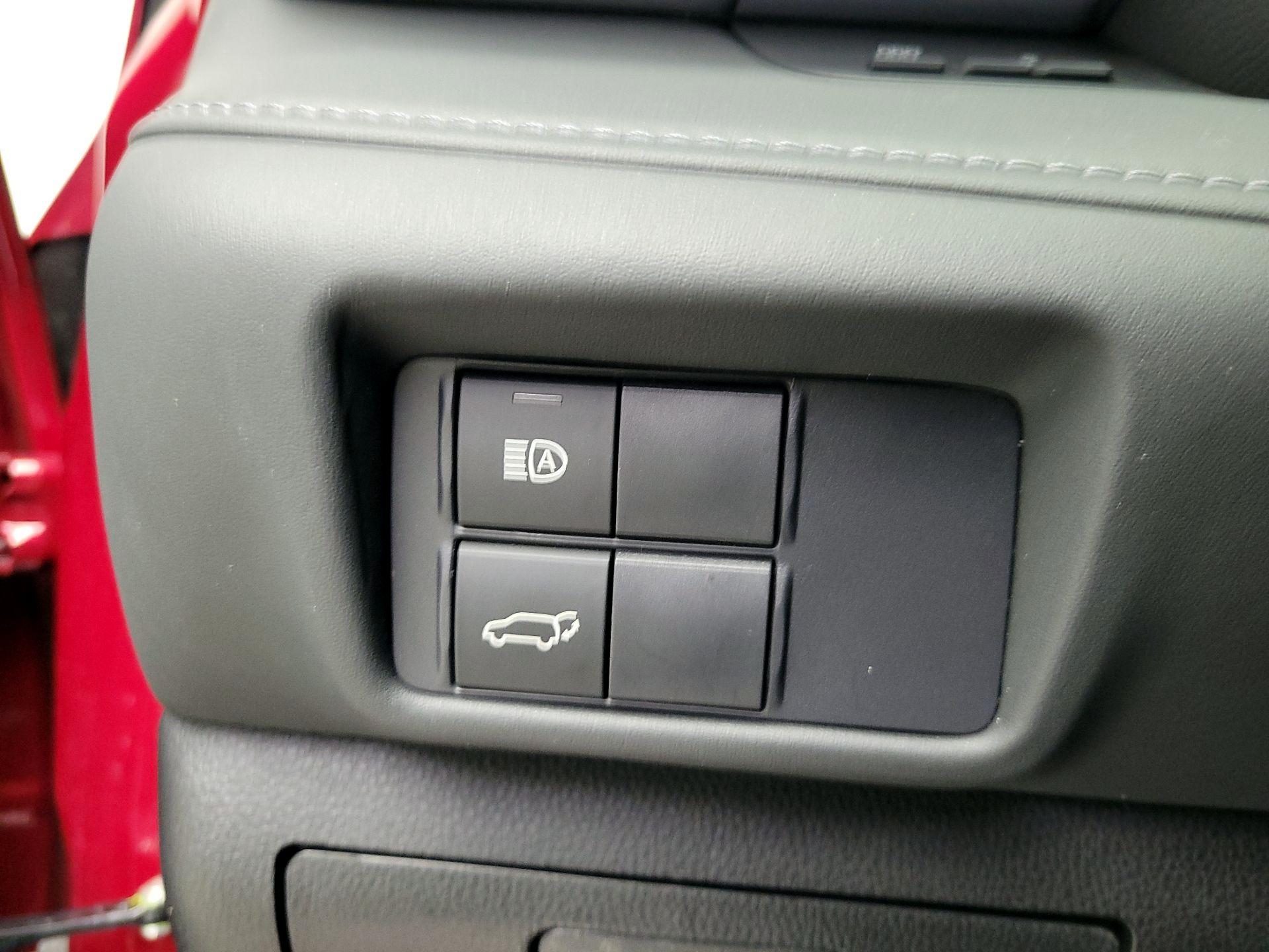 Thumbnail: 2021 Toyota Highlander - 13