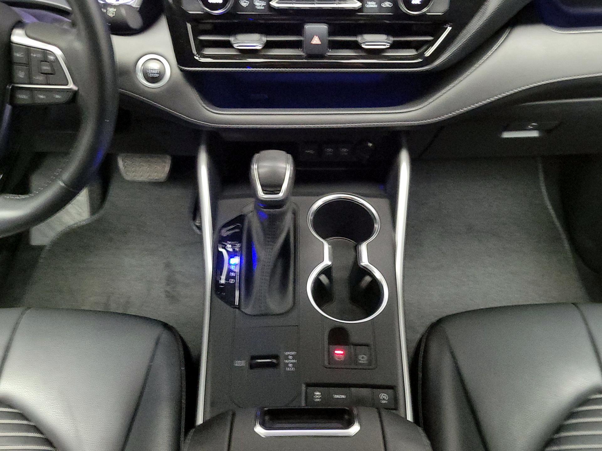 Thumbnail: 2021 Toyota Highlander - 17