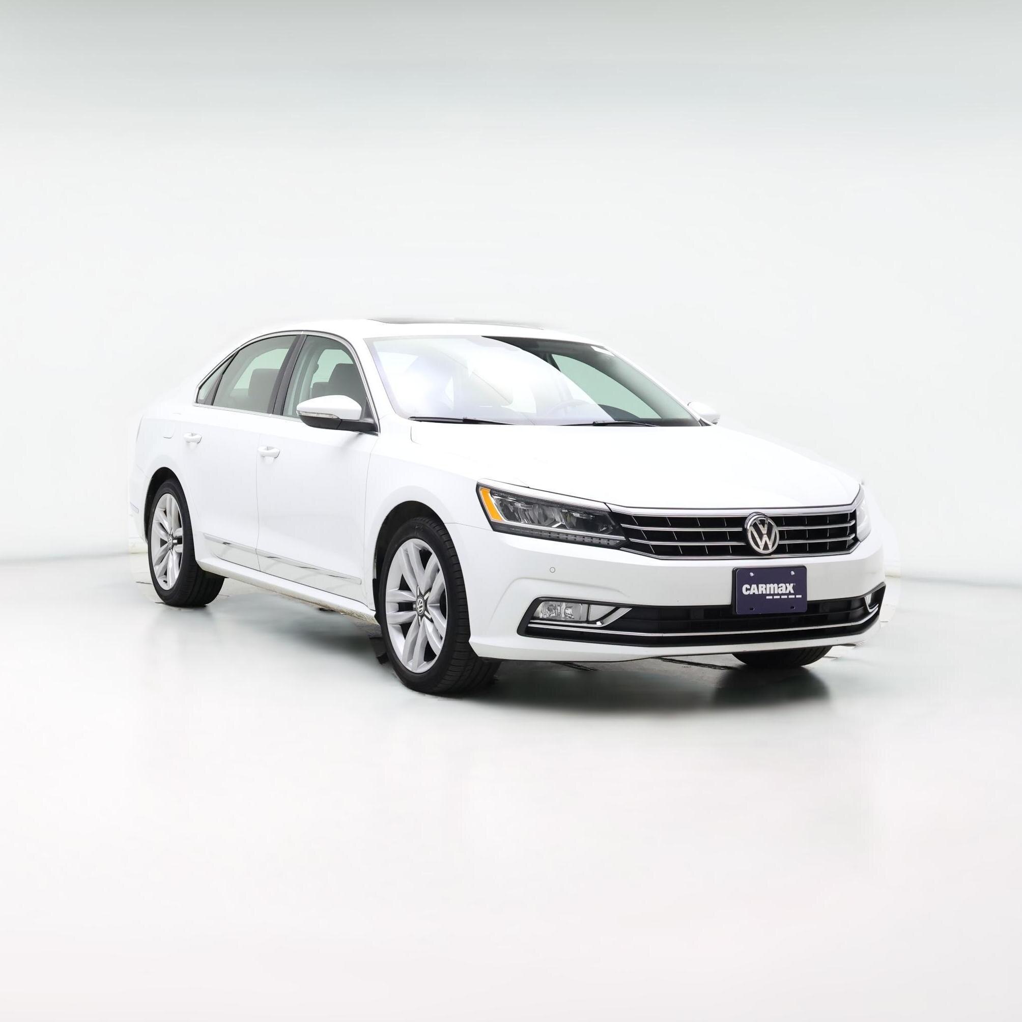 Thumbnail: 2017 Volkswagen Passat - 1