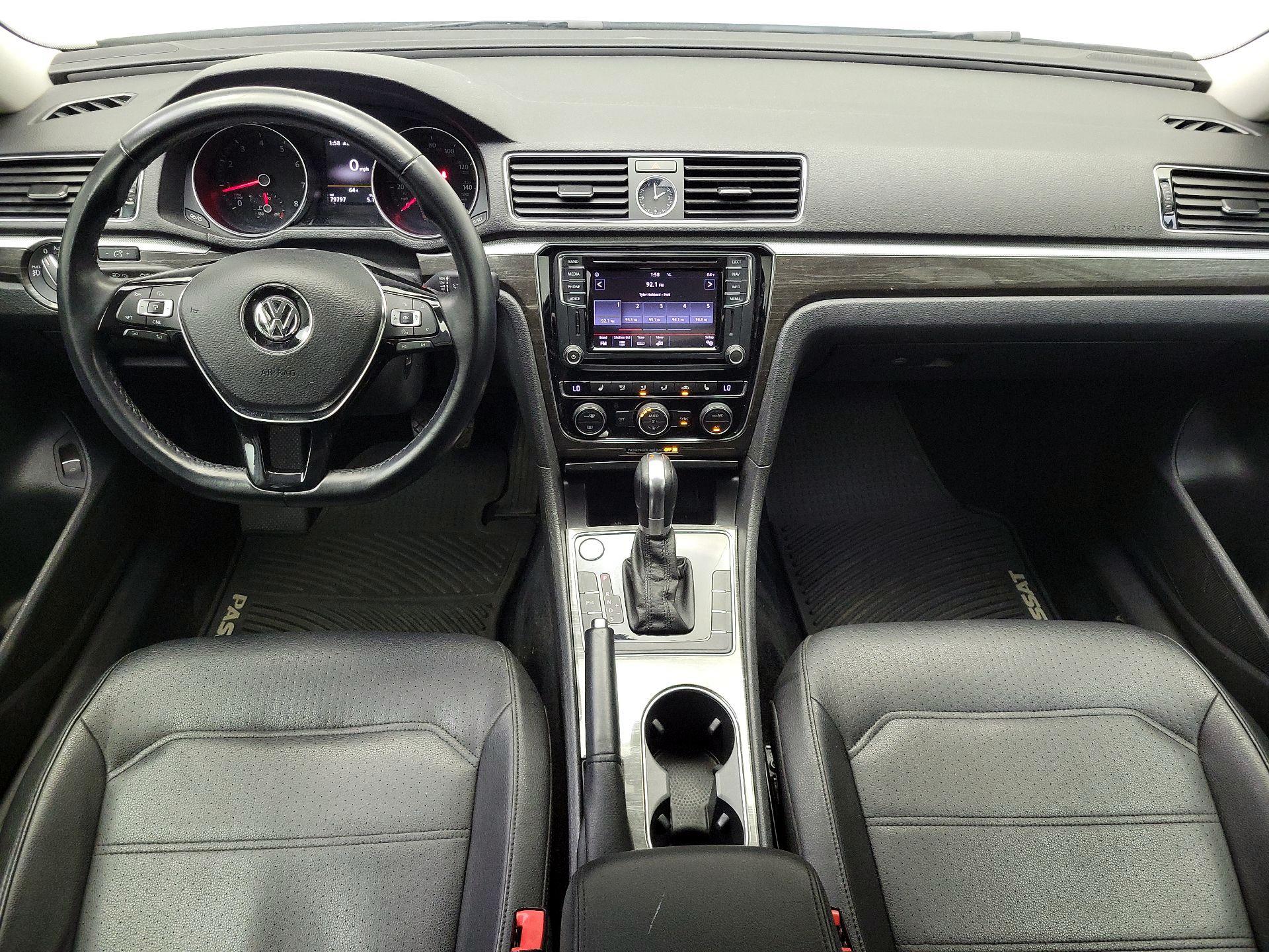 Thumbnail: 2017 Volkswagen Passat - 9