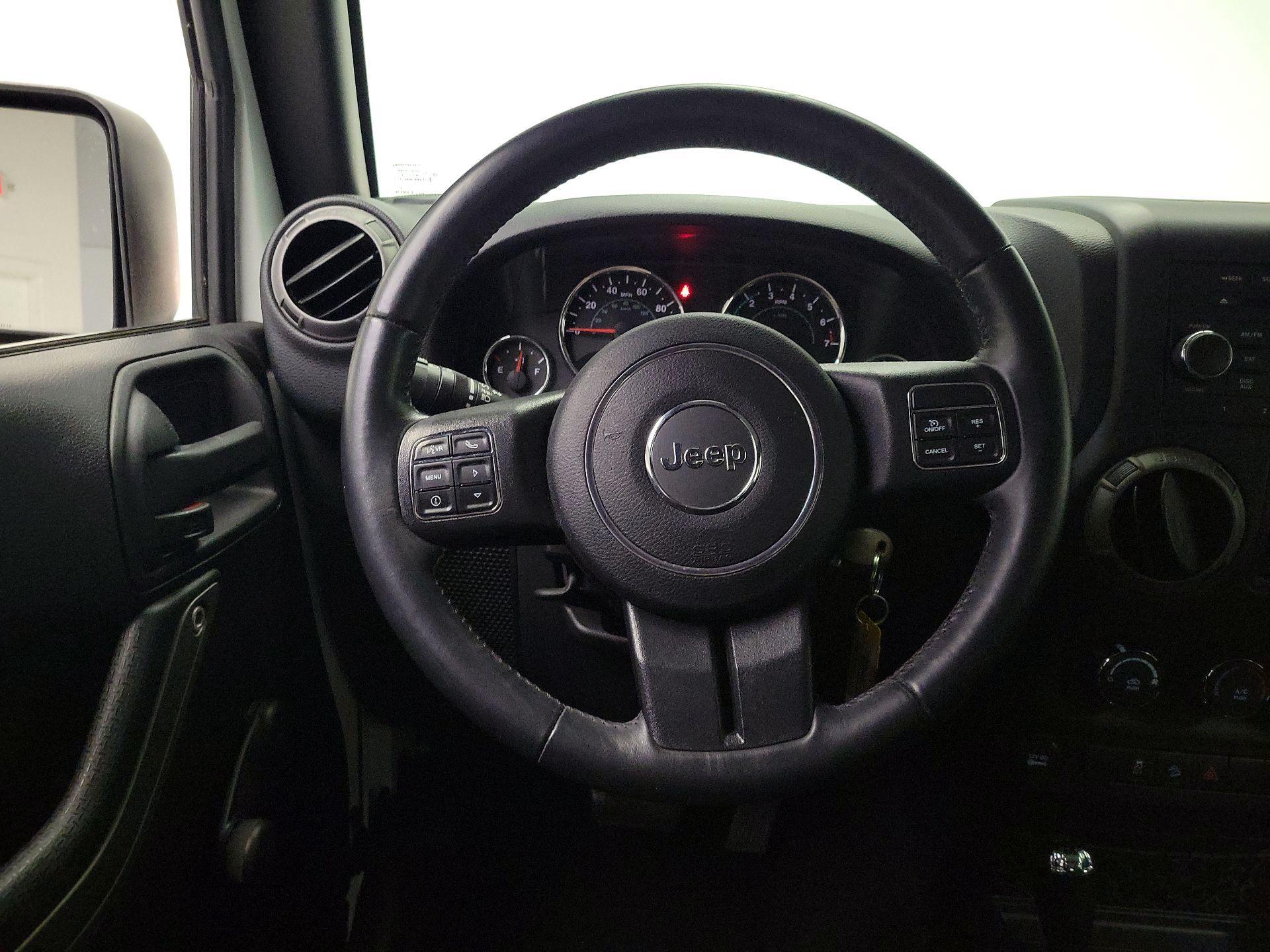 Thumbnail: 2016 Jeep Wrangler - 10