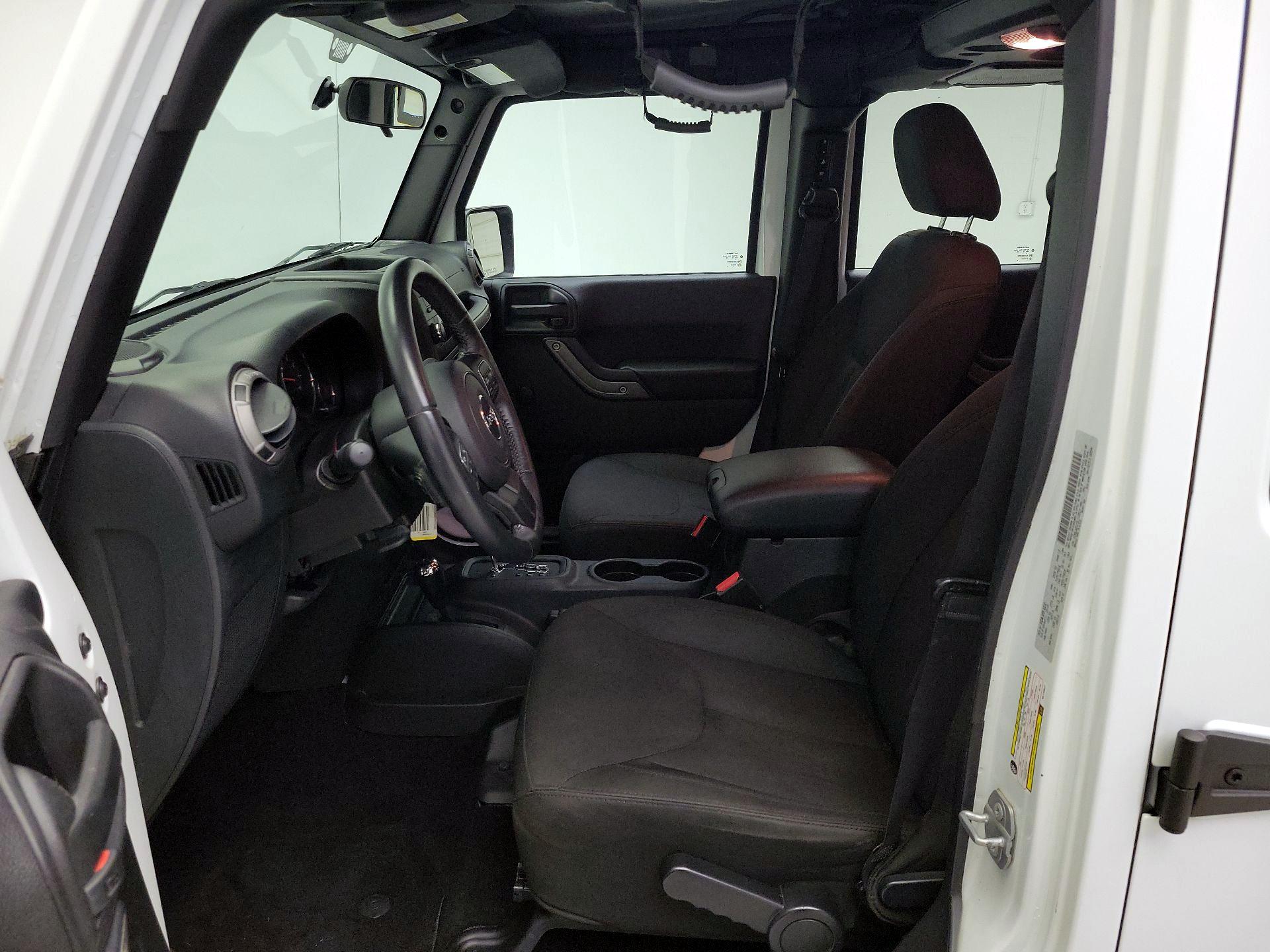 Thumbnail: 2016 Jeep Wrangler - 11