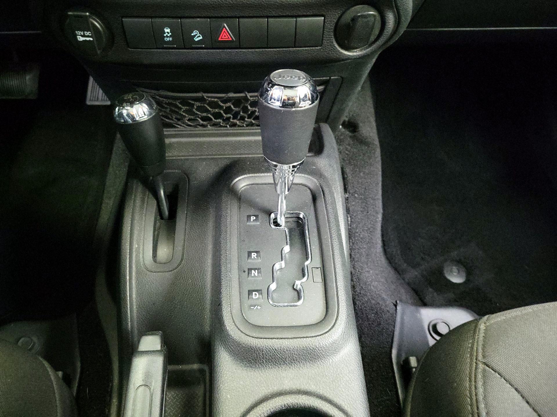 Thumbnail: 2016 Jeep Wrangler - 15