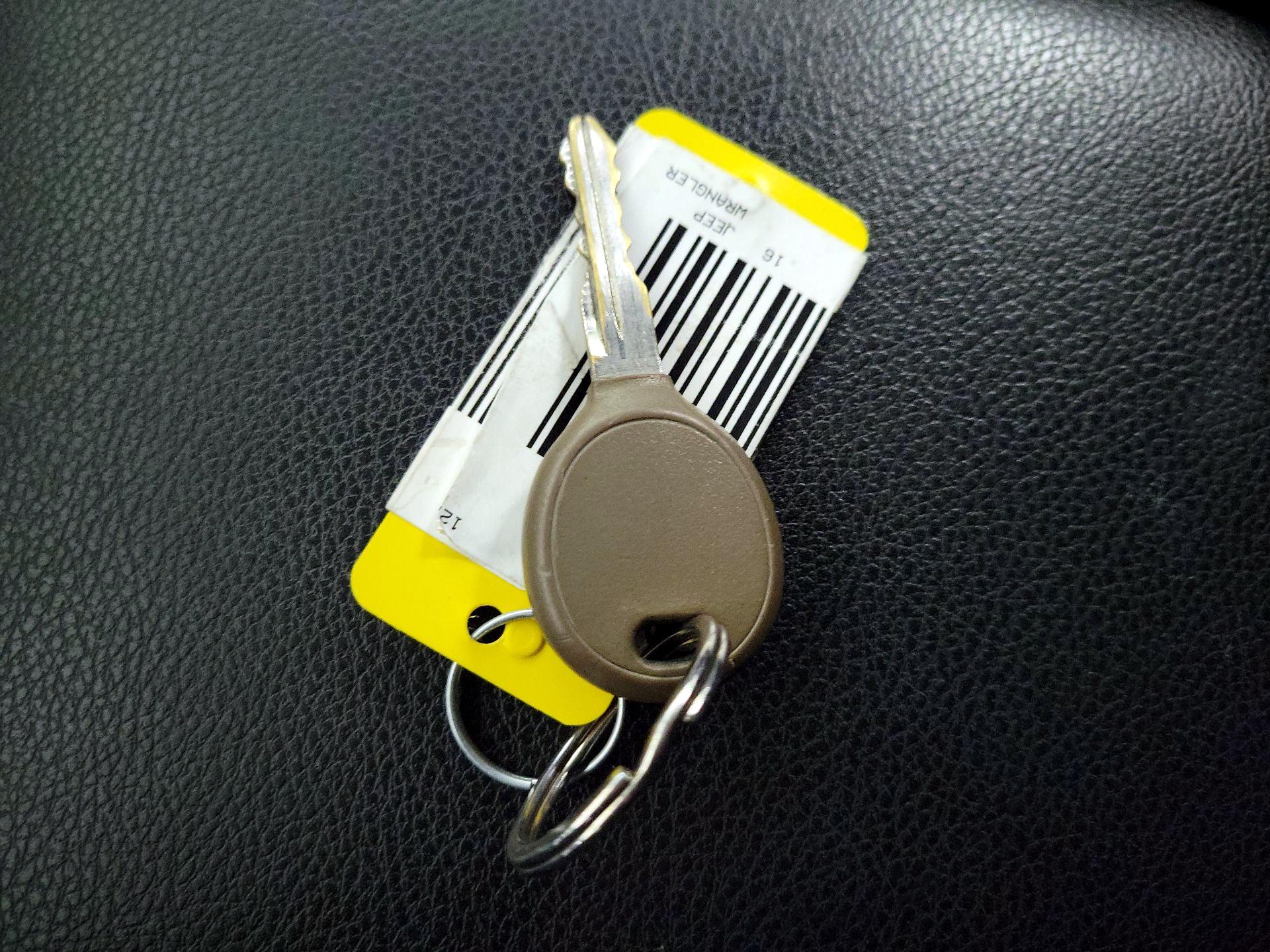 Thumbnail: 2016 Jeep Wrangler - 20