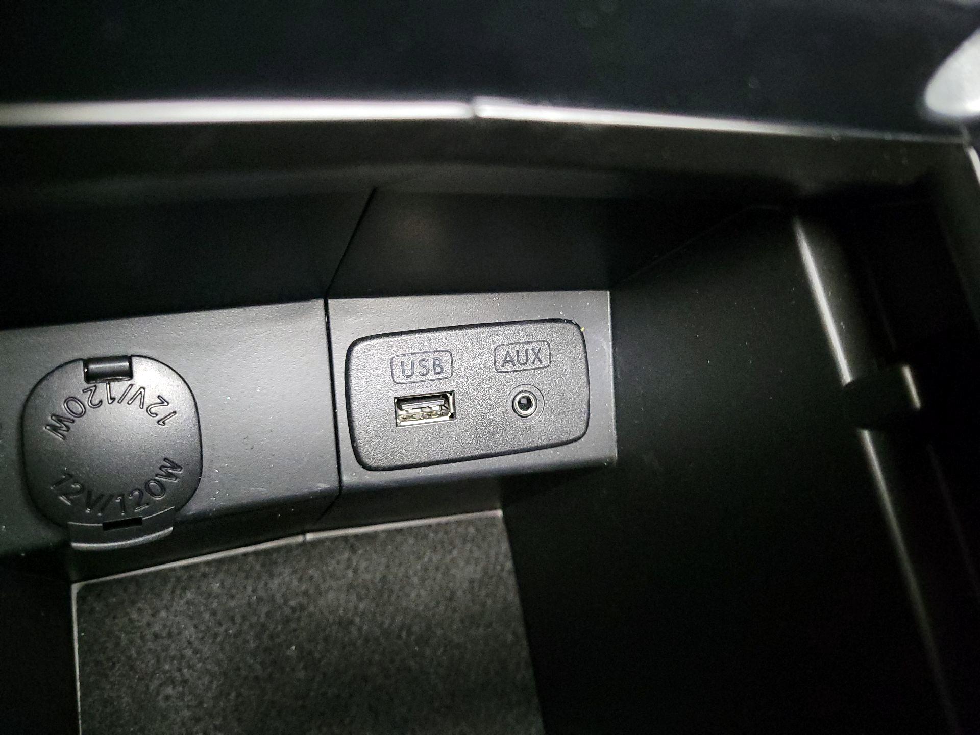 Thumbnail: 2015 Subaru Forester - 18