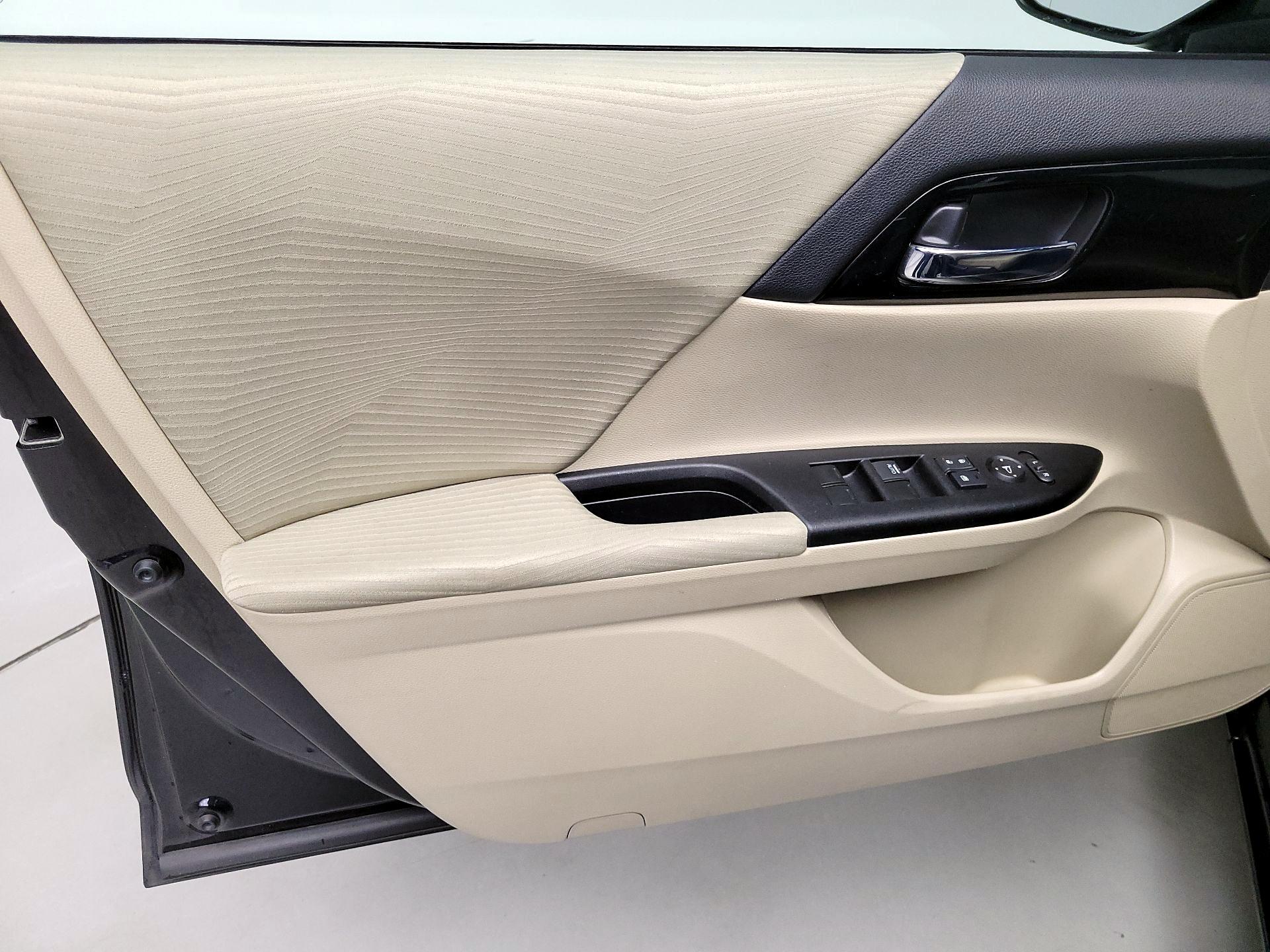 Thumbnail: 2016 Honda Accord - 12