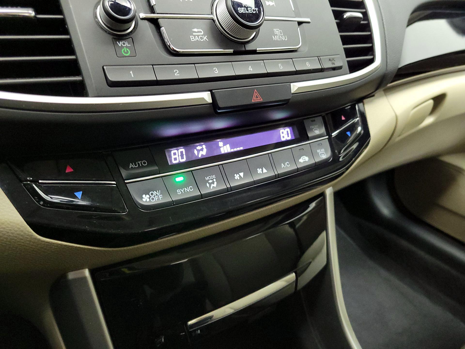 Thumbnail: 2016 Honda Accord - 16