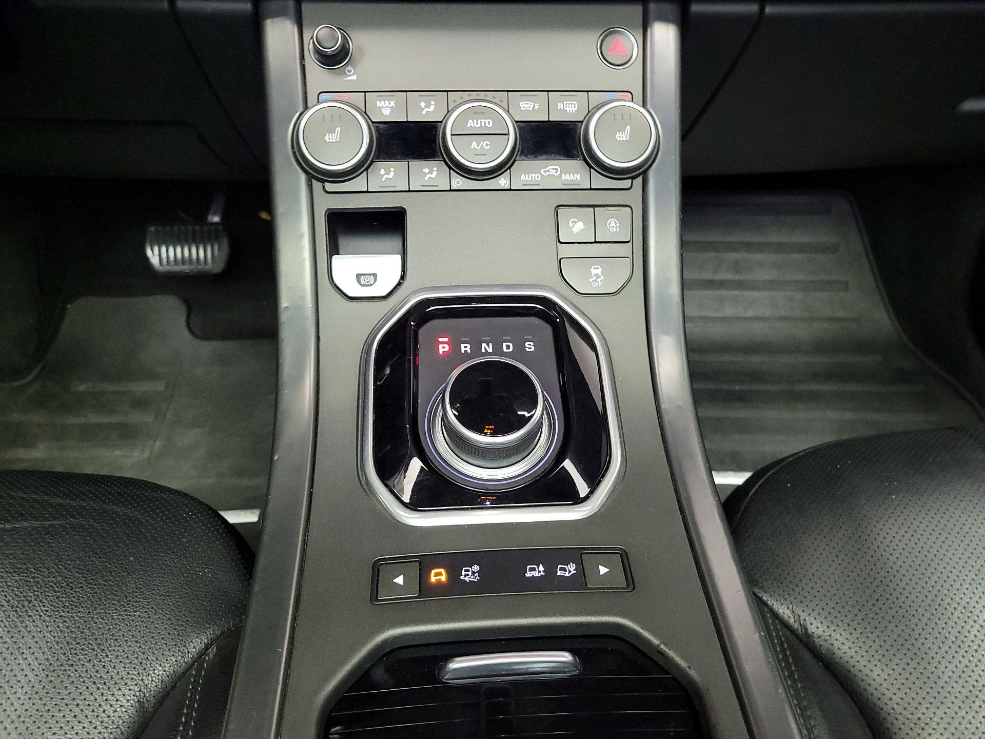 Thumbnail: 2019 Land Rover Range Rover Evoque - 17