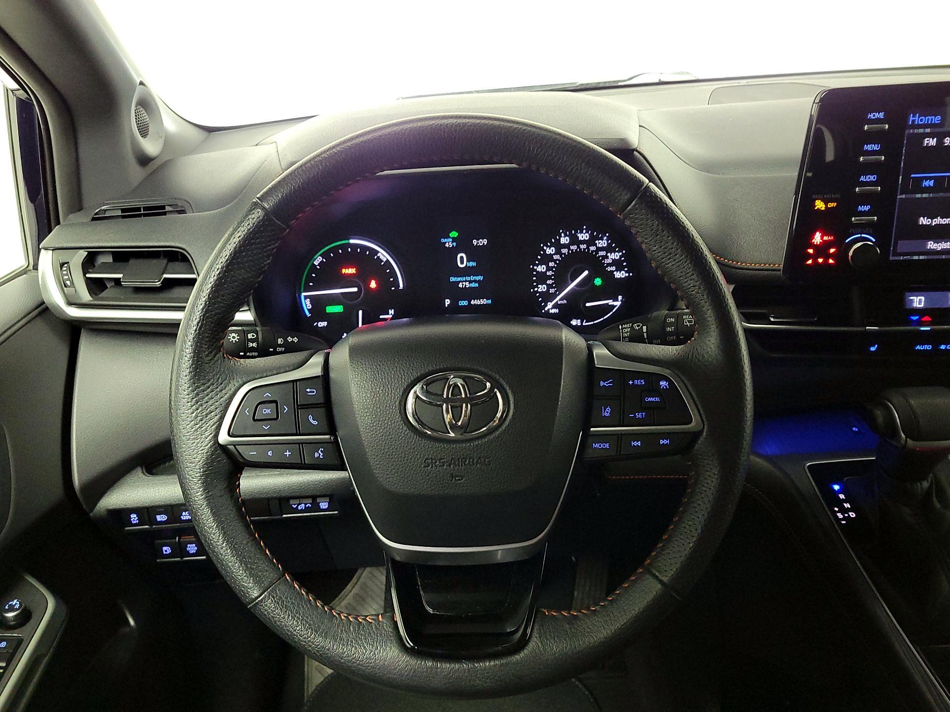 Thumbnail: 2022 Toyota Sienna - 10