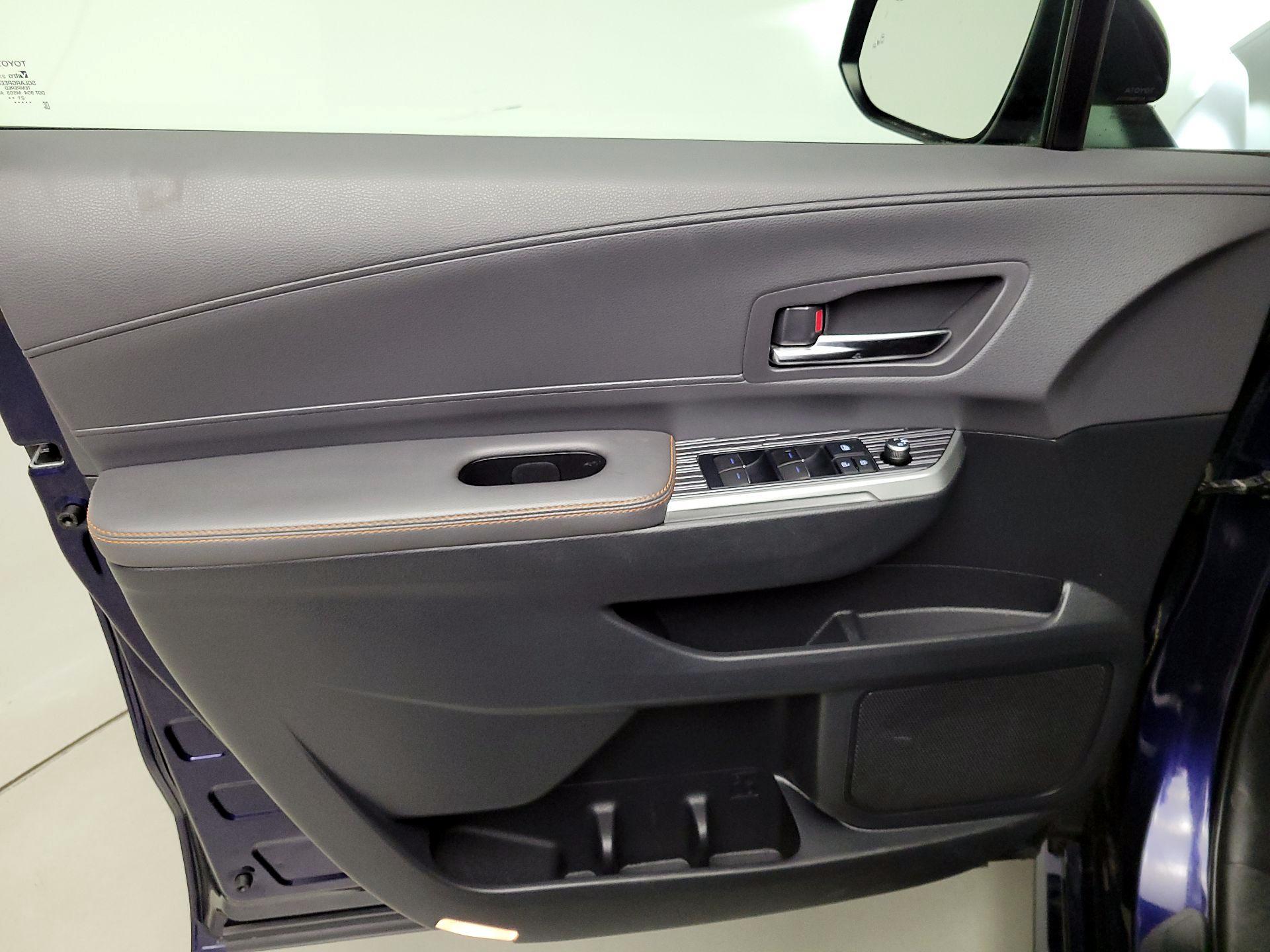 Thumbnail: 2022 Toyota Sienna - 12