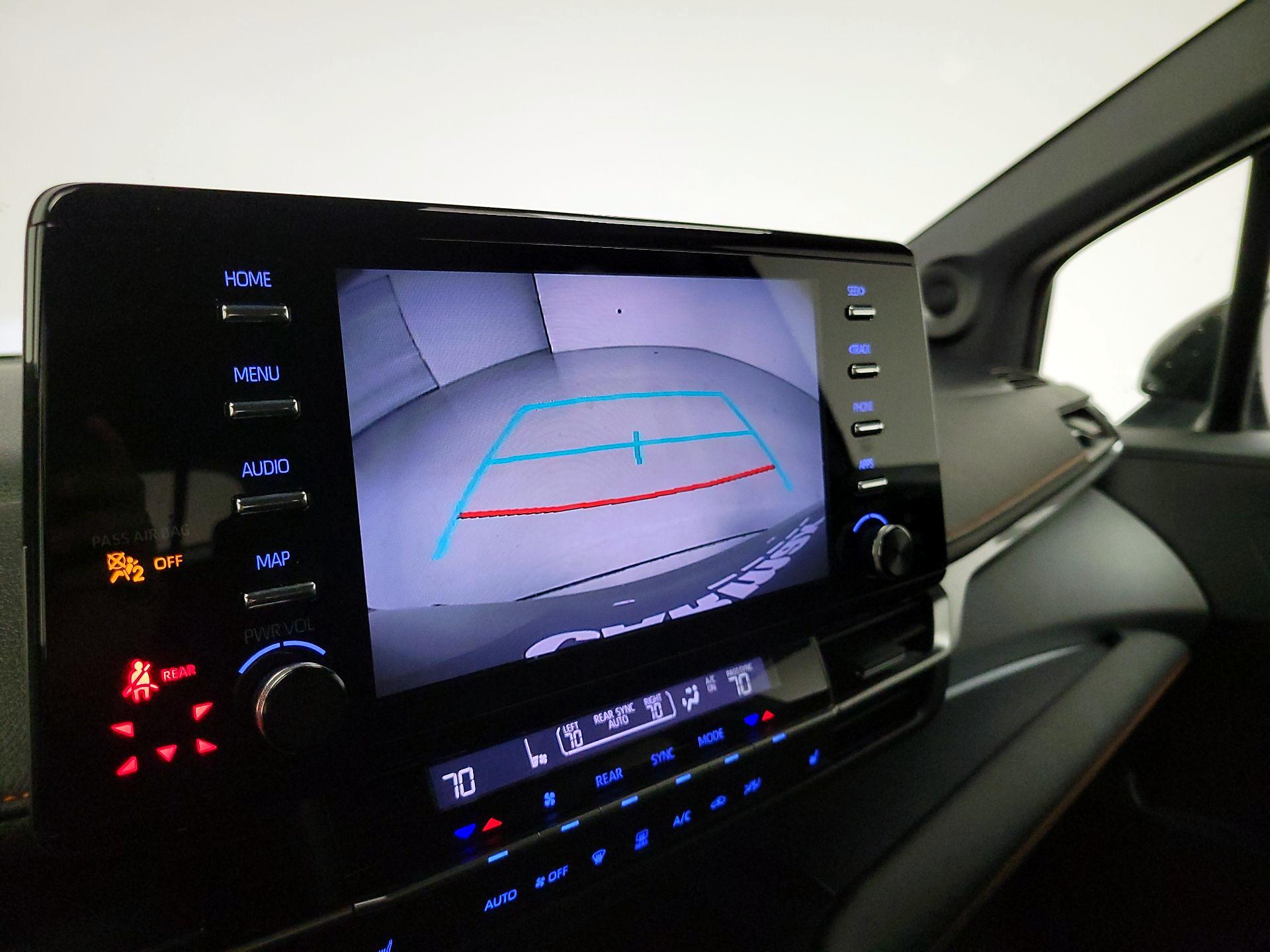 Thumbnail: 2022 Toyota Sienna - 15