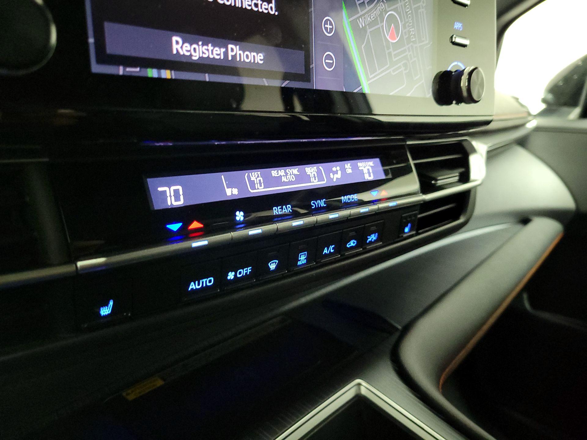 Thumbnail: 2022 Toyota Sienna - 17