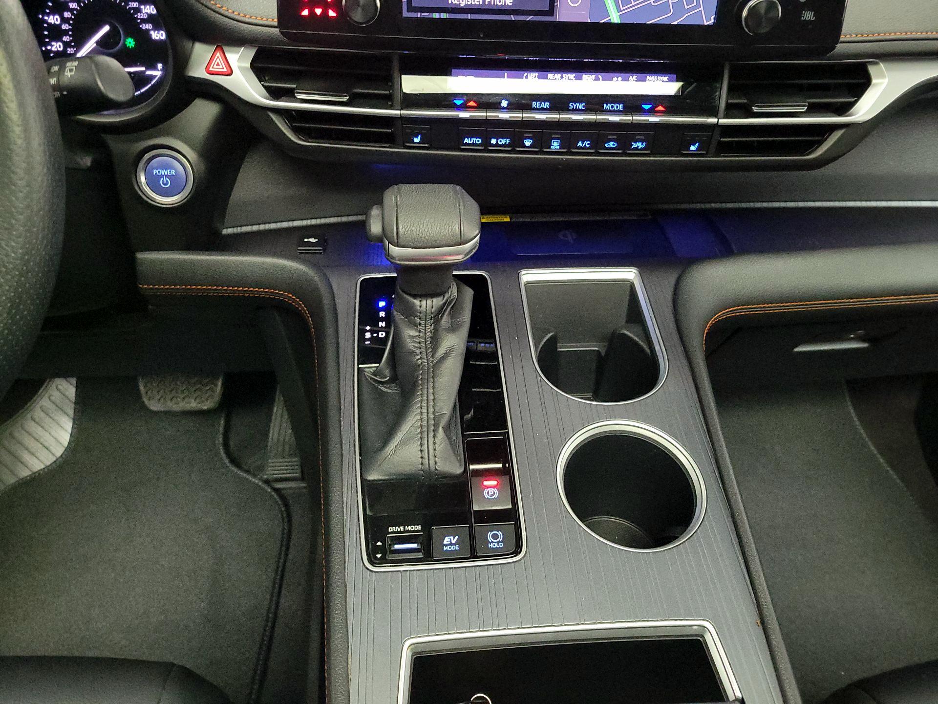 Thumbnail: 2022 Toyota Sienna - 18