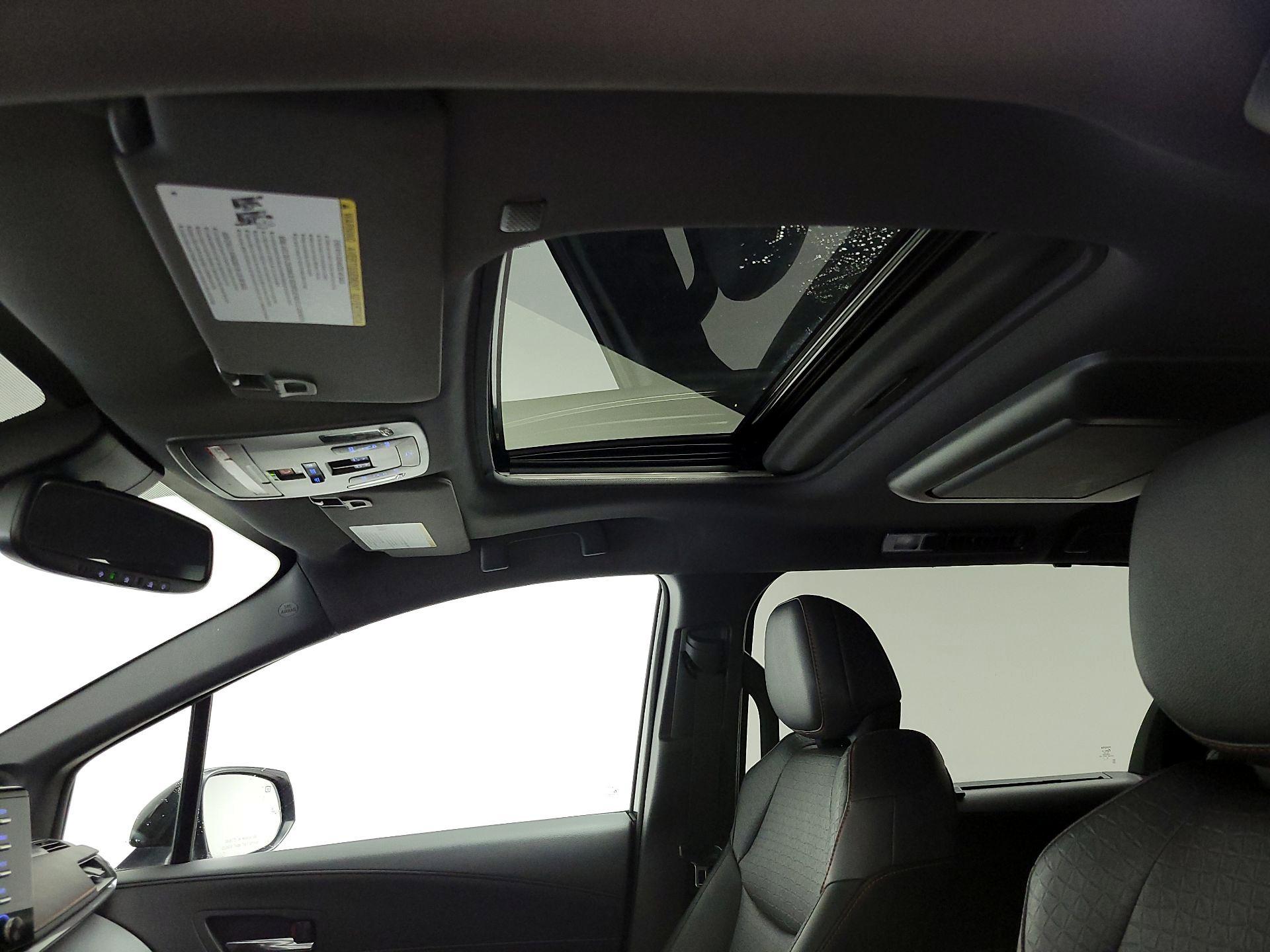 Thumbnail: 2022 Toyota Sienna - 20