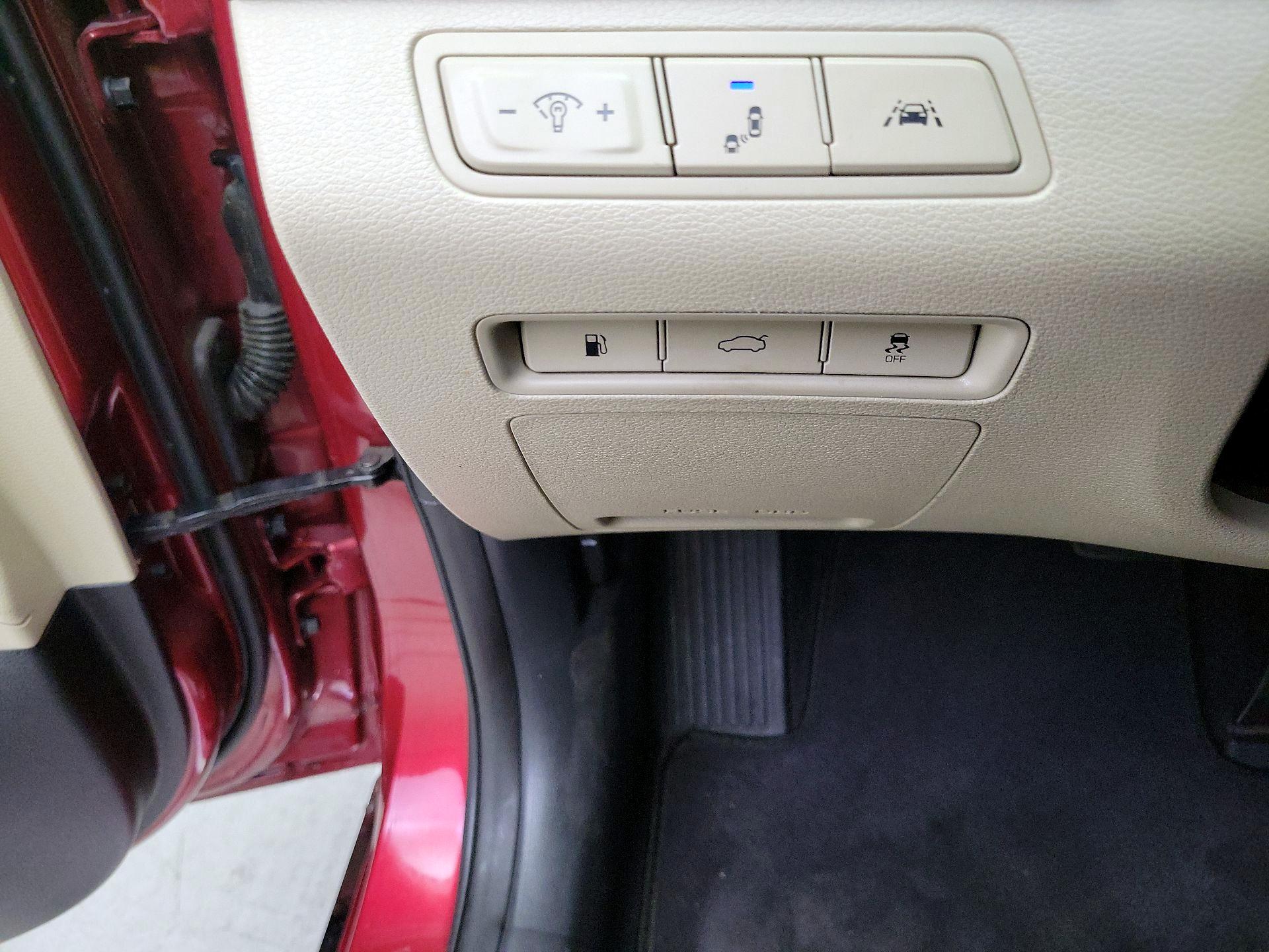 Thumbnail: 2016 Hyundai Sonata - 13