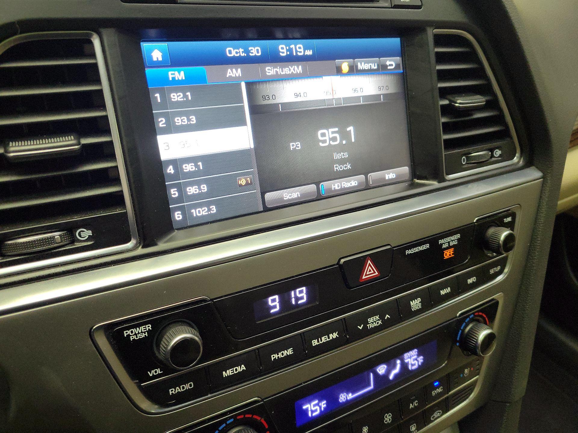 Thumbnail: 2016 Hyundai Sonata - 16