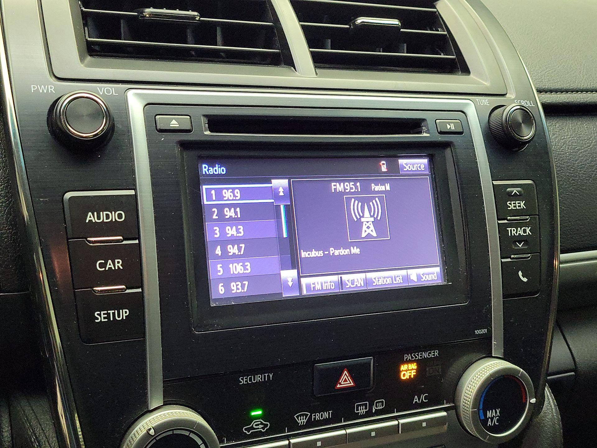 Thumbnail: 2014 Toyota Camry - 13