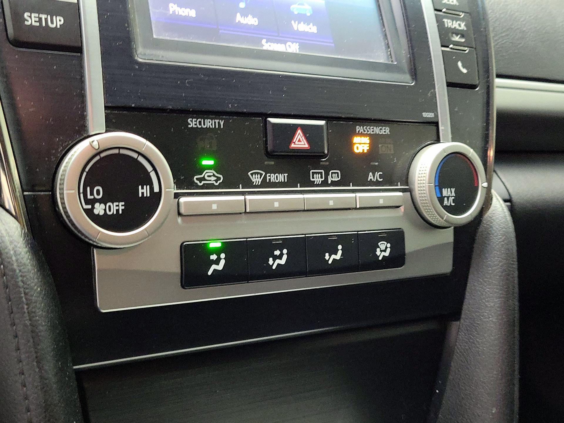 Thumbnail: 2014 Toyota Camry - 14