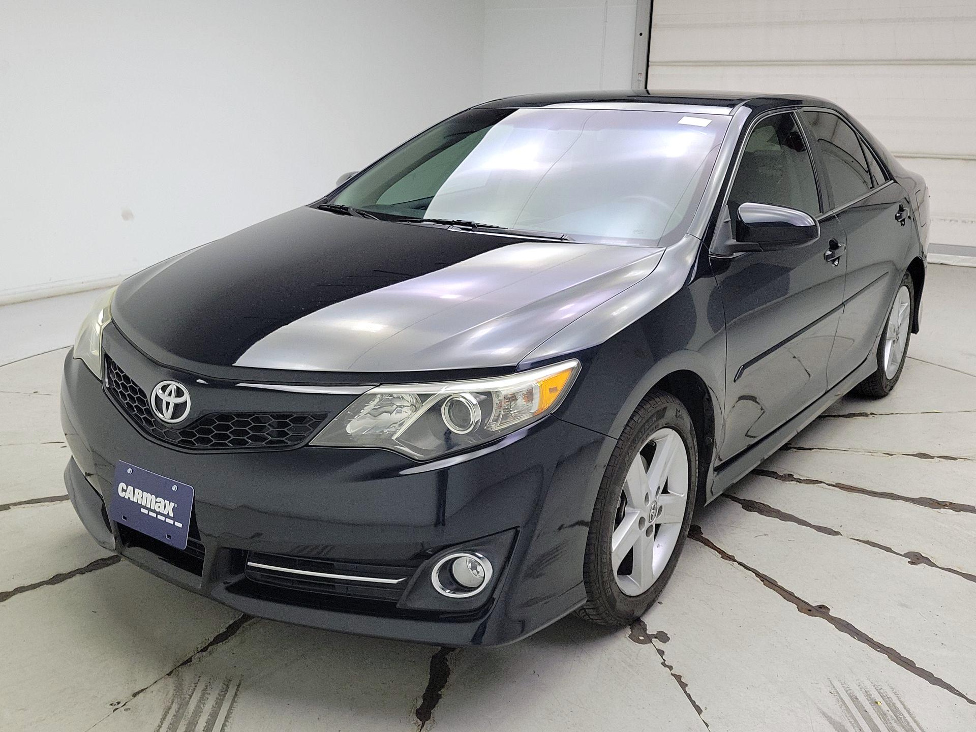 Thumbnail: 2014 Toyota Camry - 3